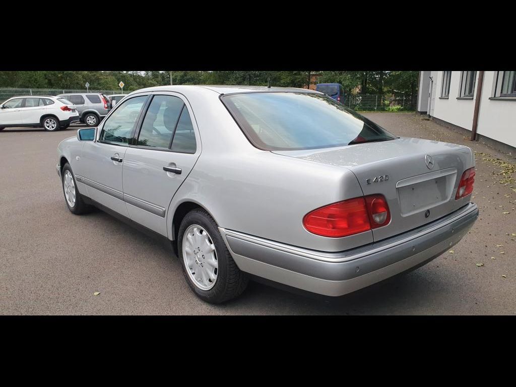 Mercedes-Benz Třídy E - fotka 4