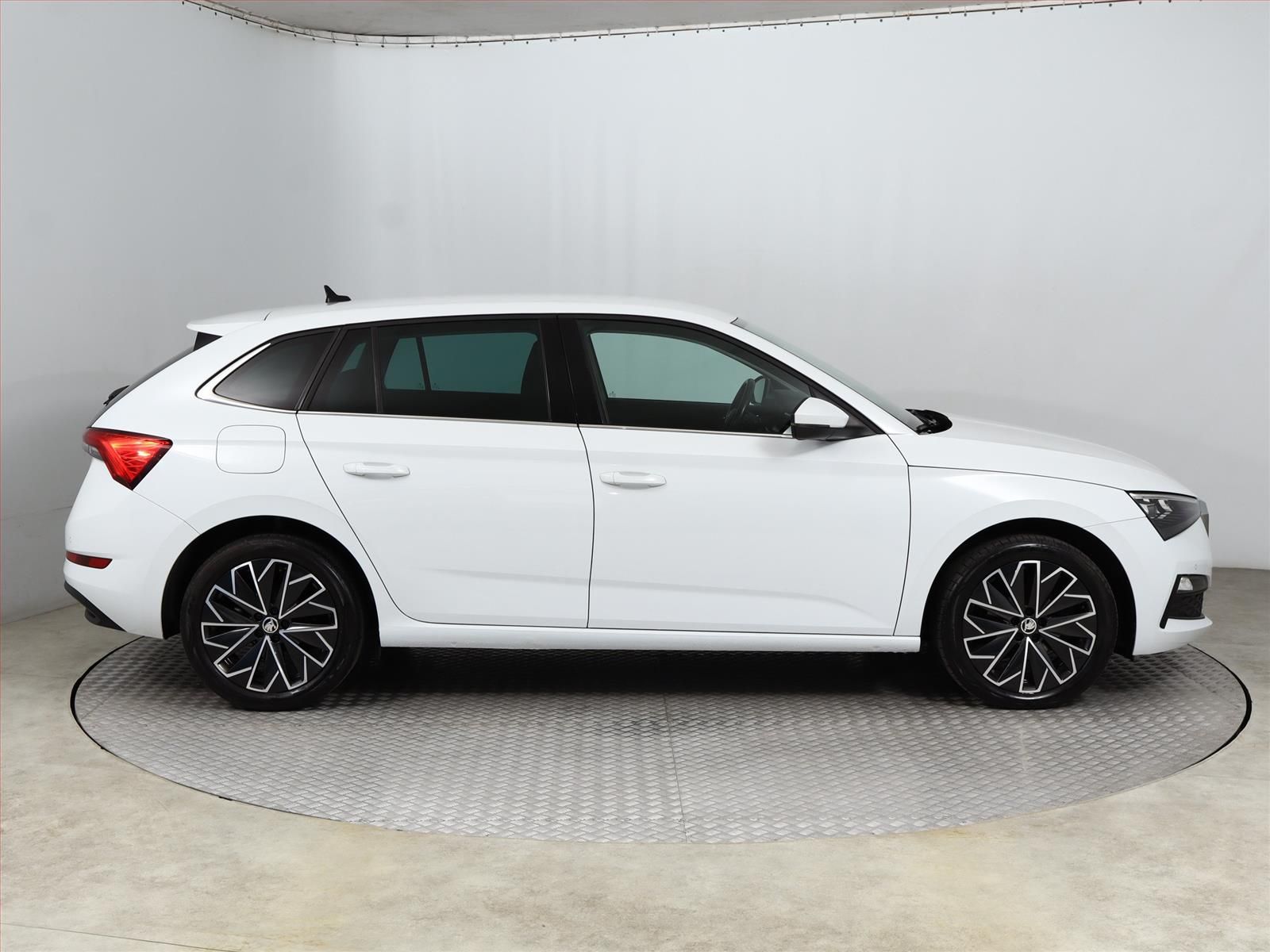 Škoda Scala, 1.6 TDI, Automat - fotka 6