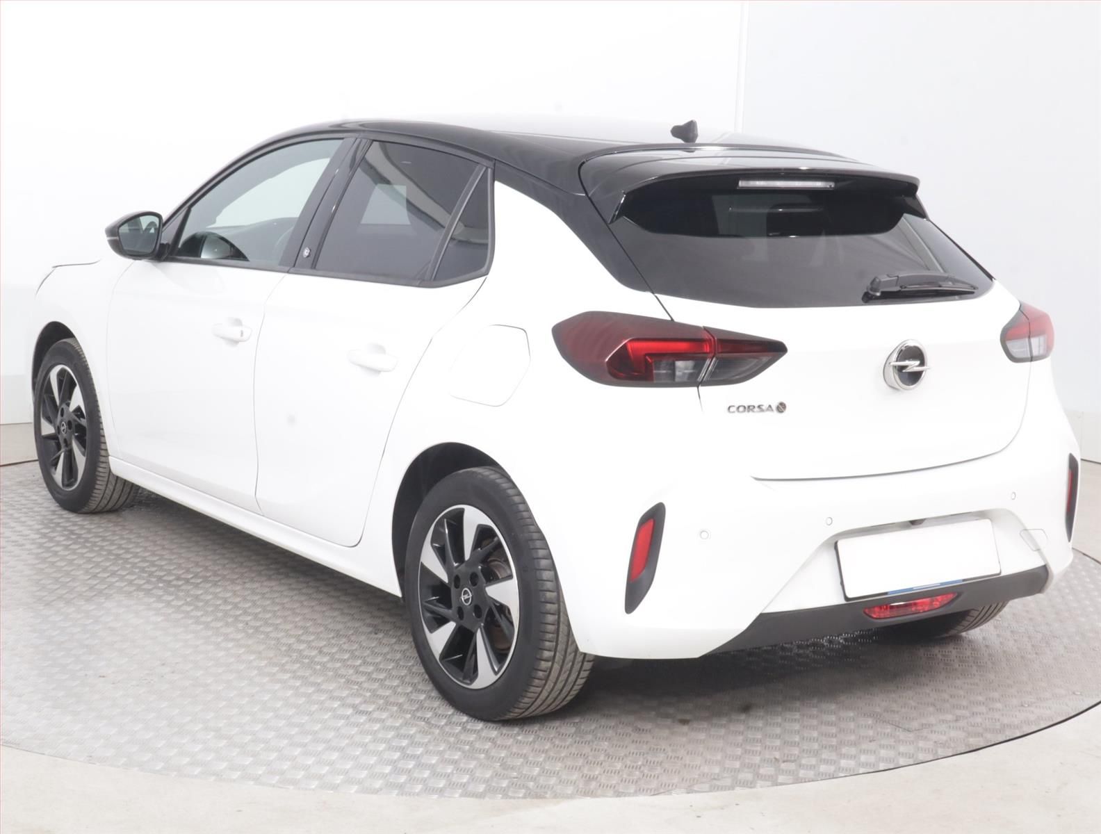 Opel Corsa, 50 kWh, SoH 90%, GS-Line - fotka 4
