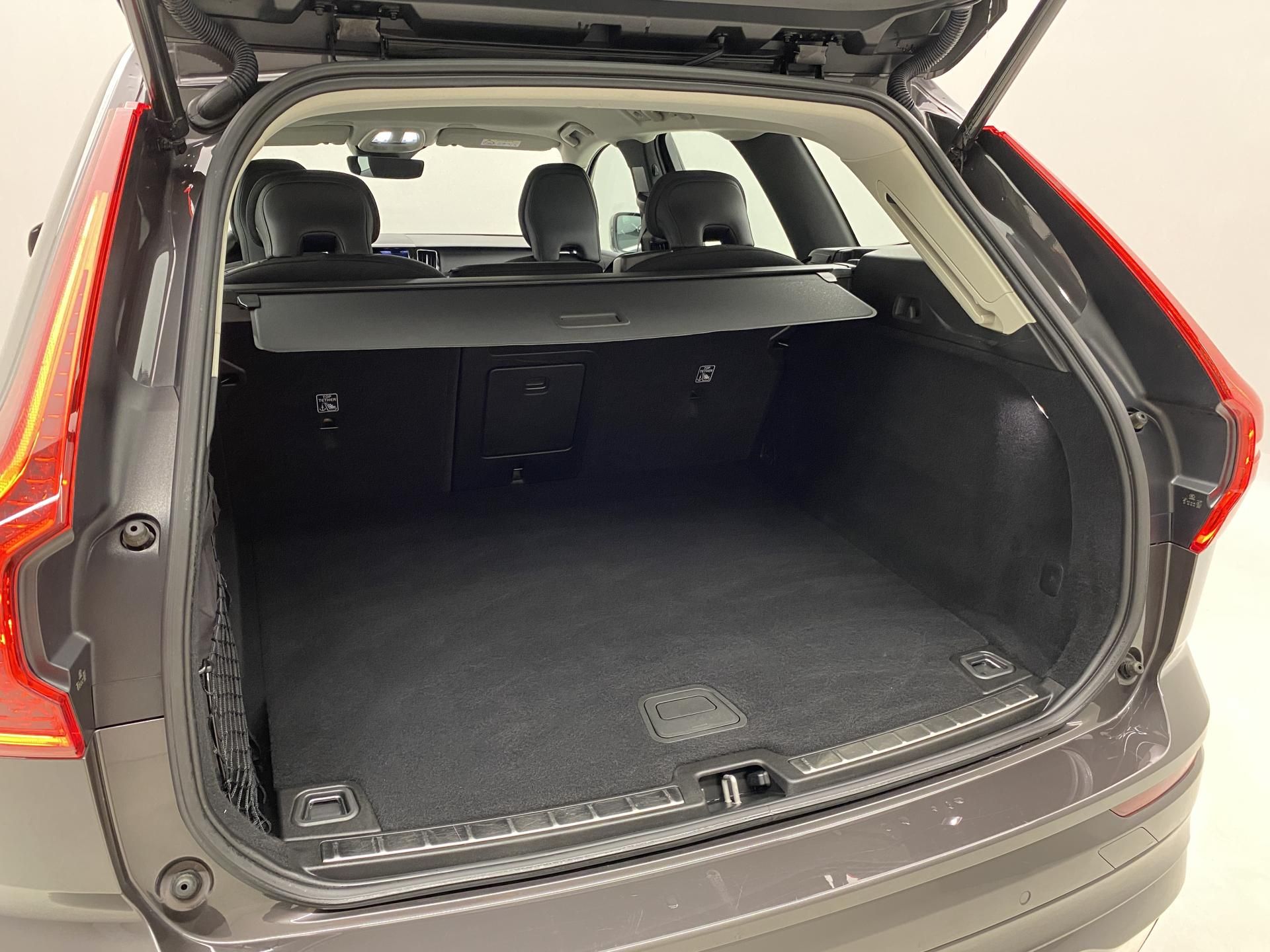 Volvo XC60, B4 CORE AUT CZ - fotka 6