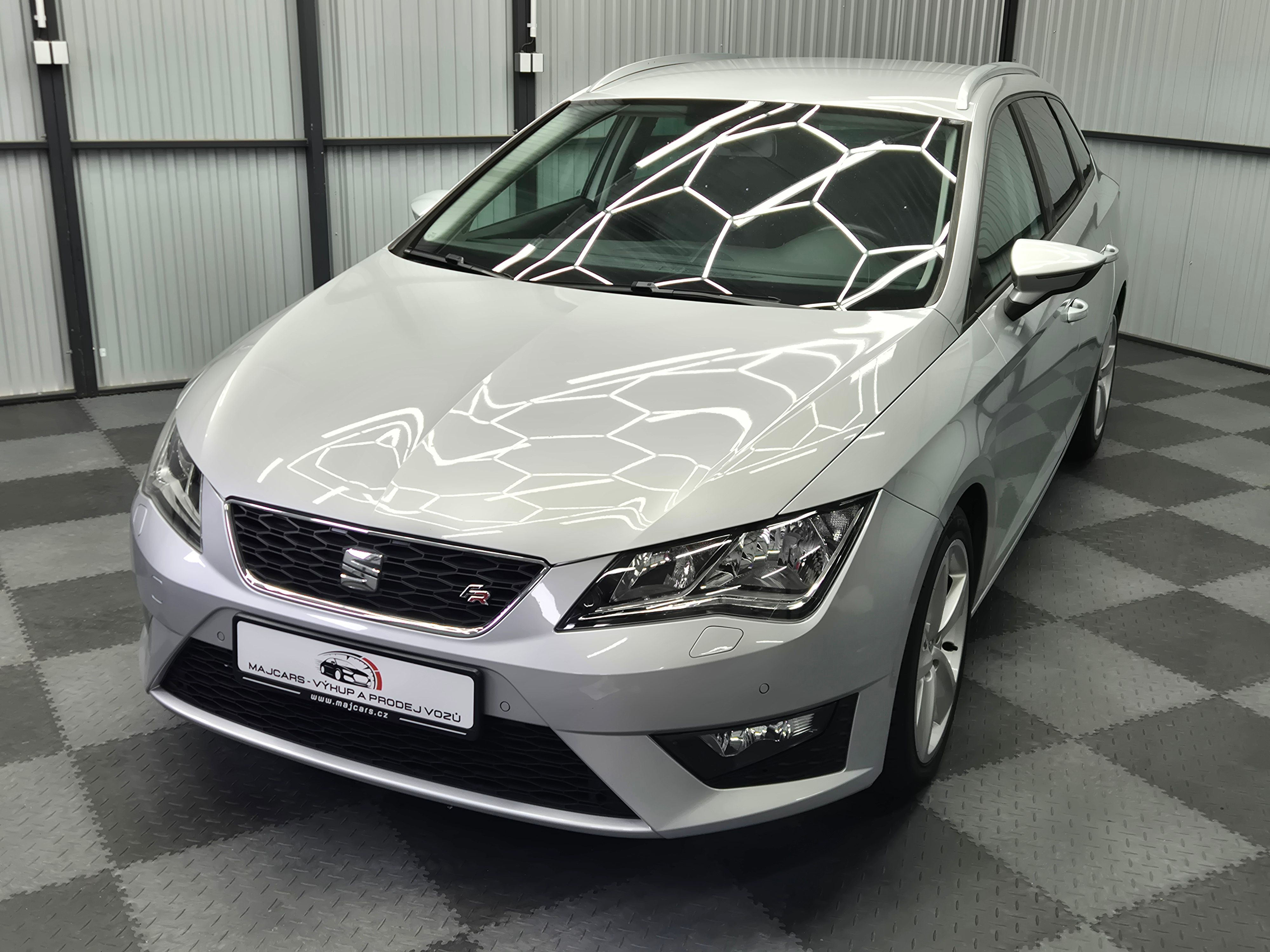 Seat Leon, 2.0 TDI FR DSG - fotka 2