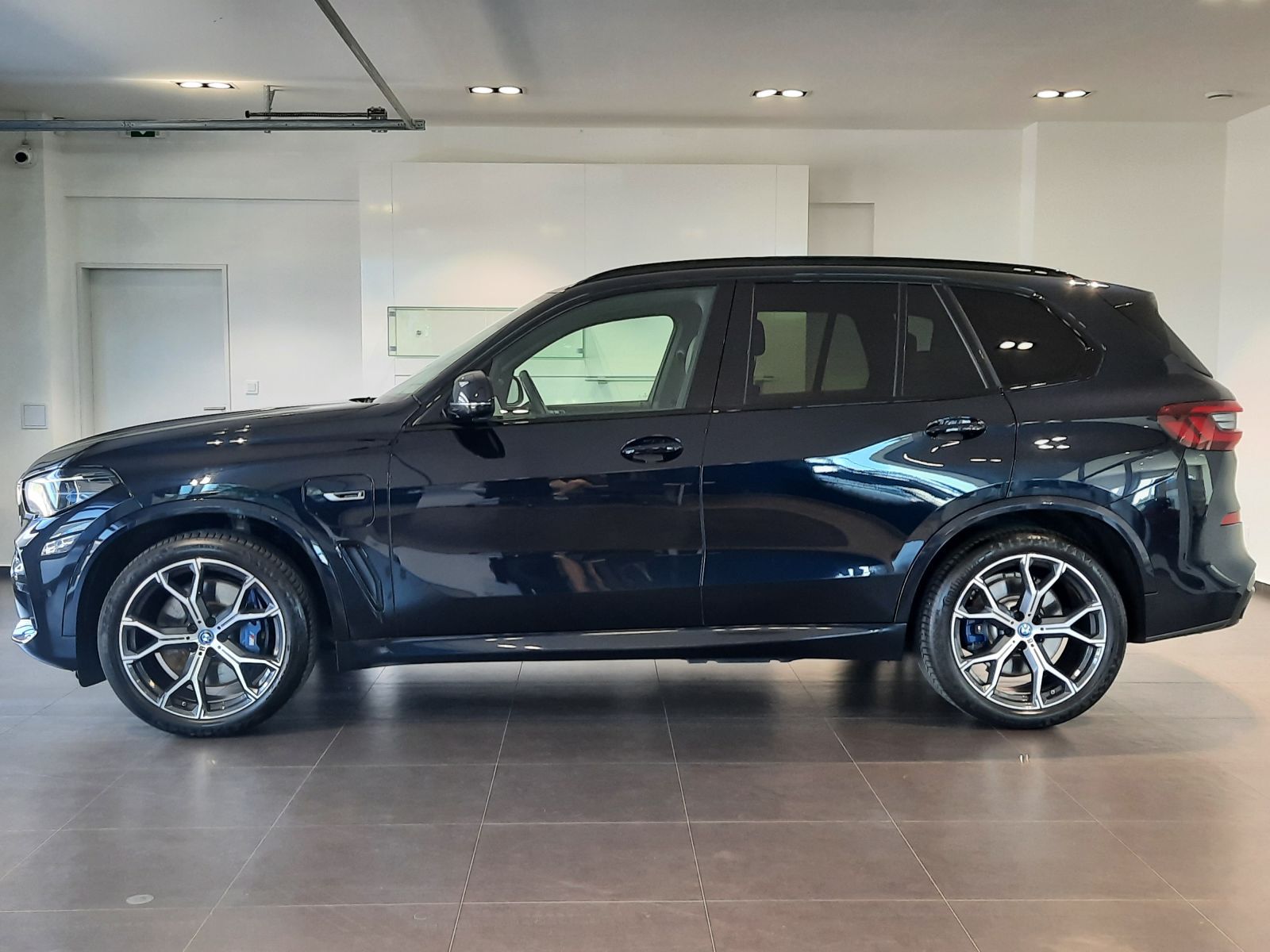 BMW X5, xDrive45e M Sport - fotka 3