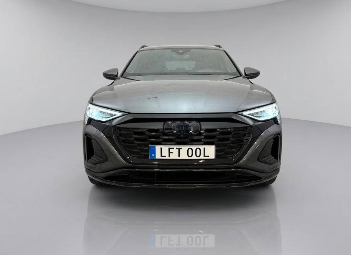 Audi Q8 e-tron, 55 Q 360k Matrix Panorama Taž. - fotka 5