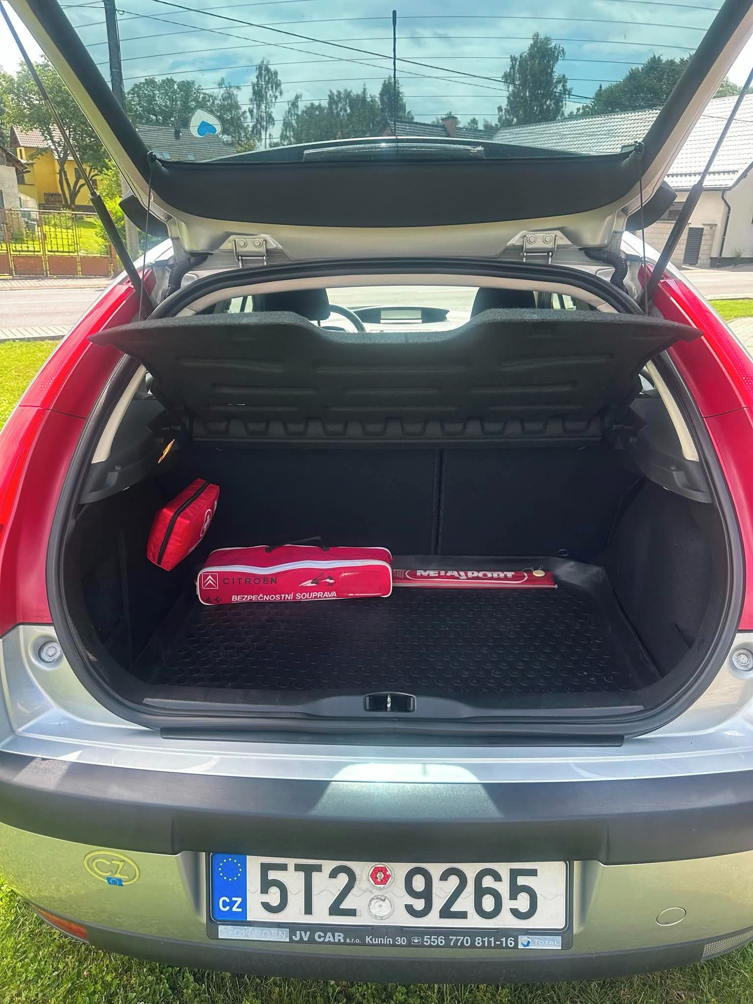 Citroën C4, 1,4i 16V - fotka 6