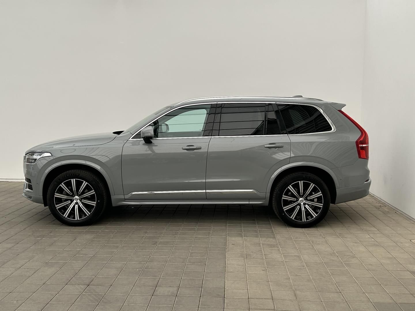 Volvo XC90, 2.0B5 184kW 4x4  Plus - fotka 3