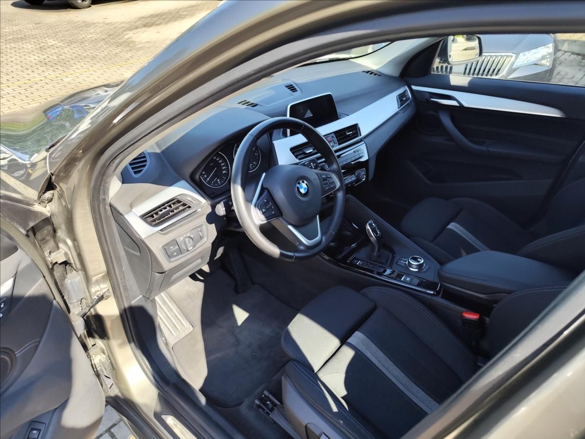 BMW X1, 18i sDRIVE AUT ČR 1.MAJ 103KW - fotka 4
