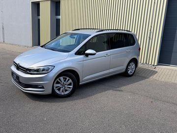 2.0TDi 110kW DSG! Tažné! Vyhř.