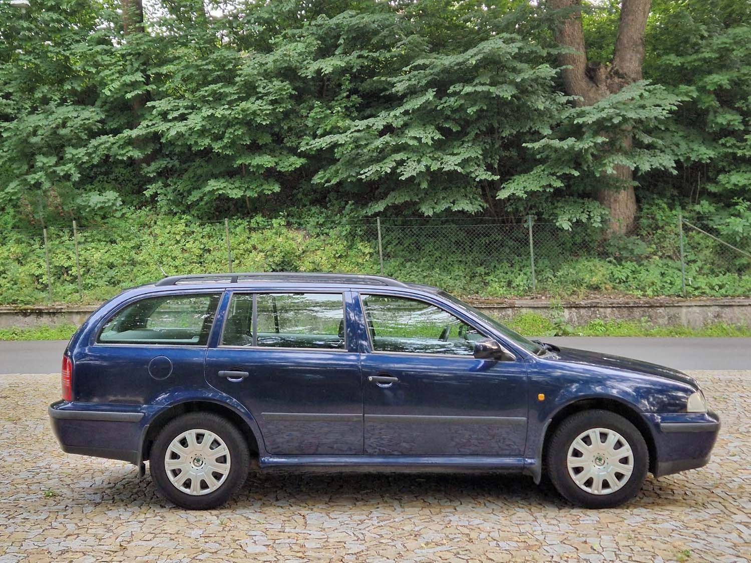 Škoda Octavia, 1.6i 1 majitelka STK do 5/2028 - fotka 4