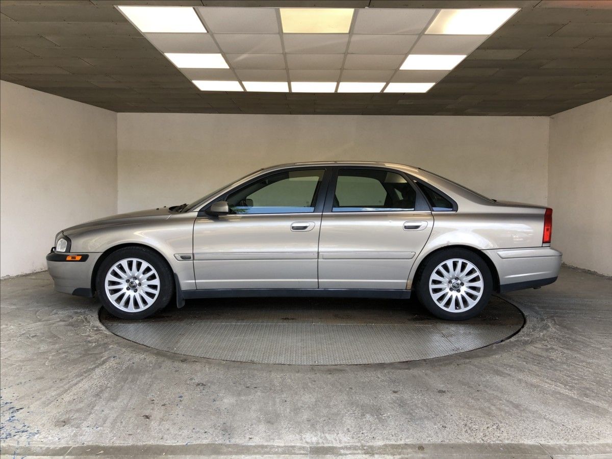 Volvo S80, 2,4 D5 AUTOMAT - fotka 4