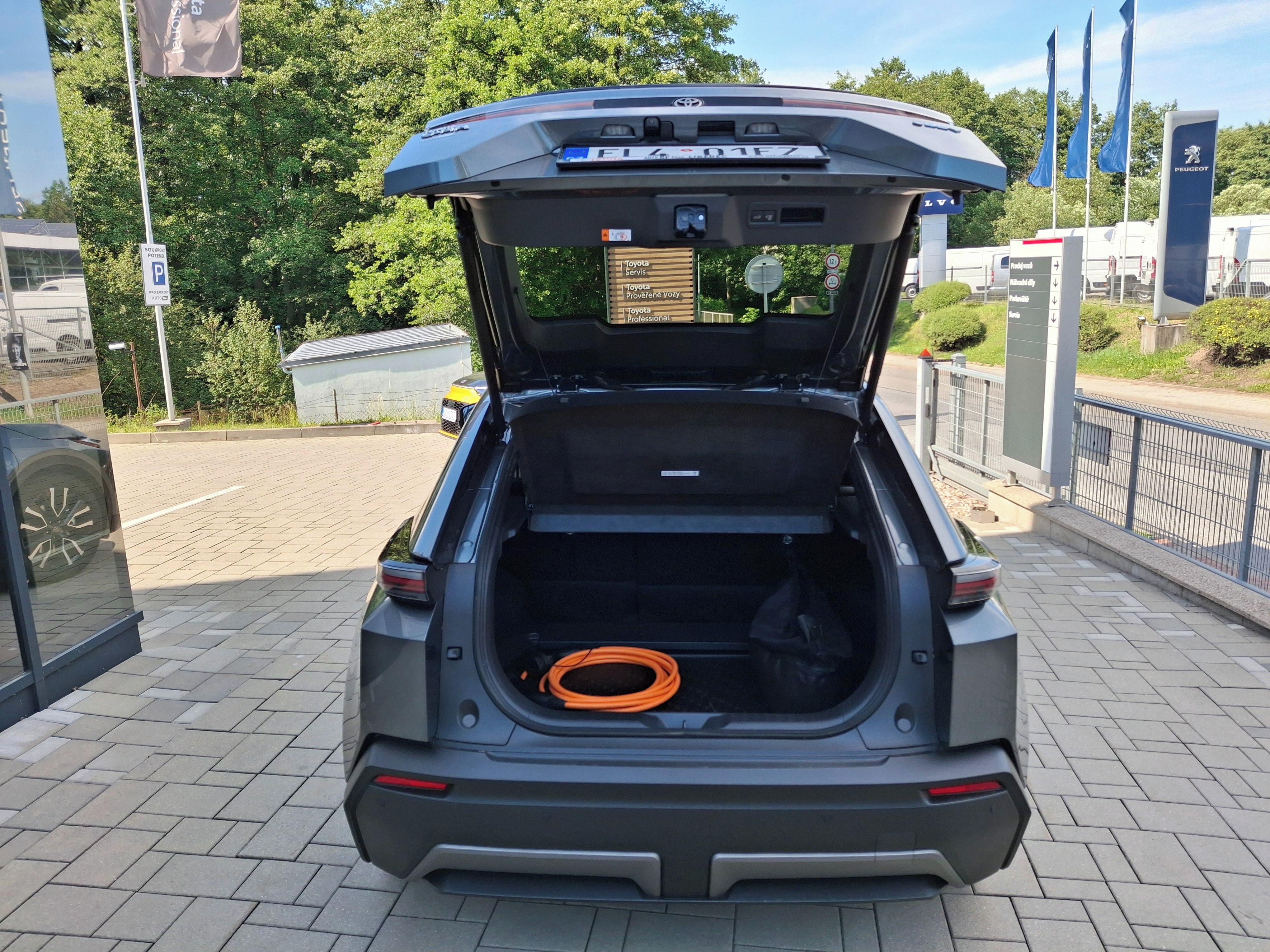 Toyota C-HR, + 77kWh Style Dynamic - fotka 5