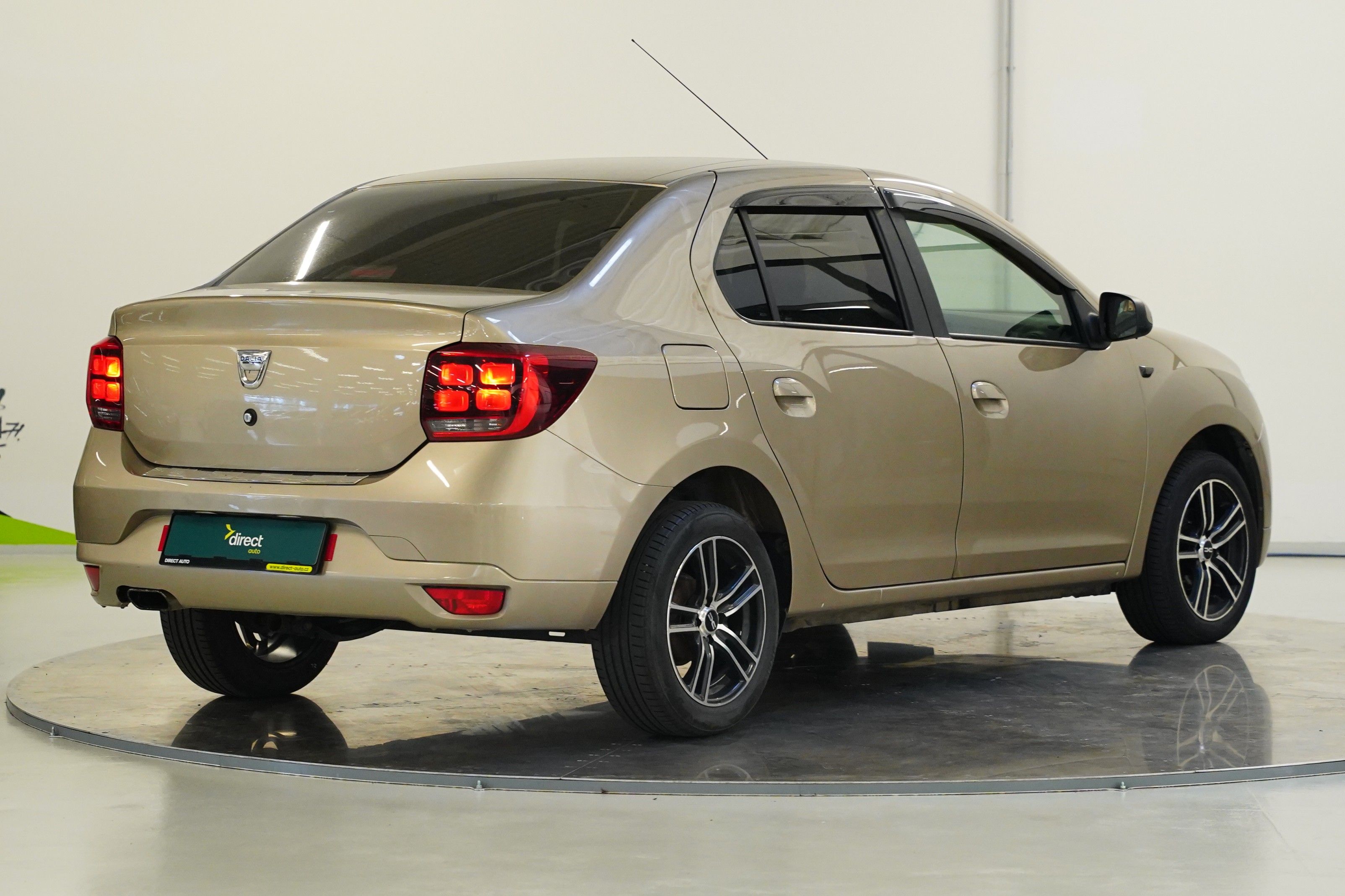 Dacia Logan, 1.0 SCe 54 kW - fotka 2