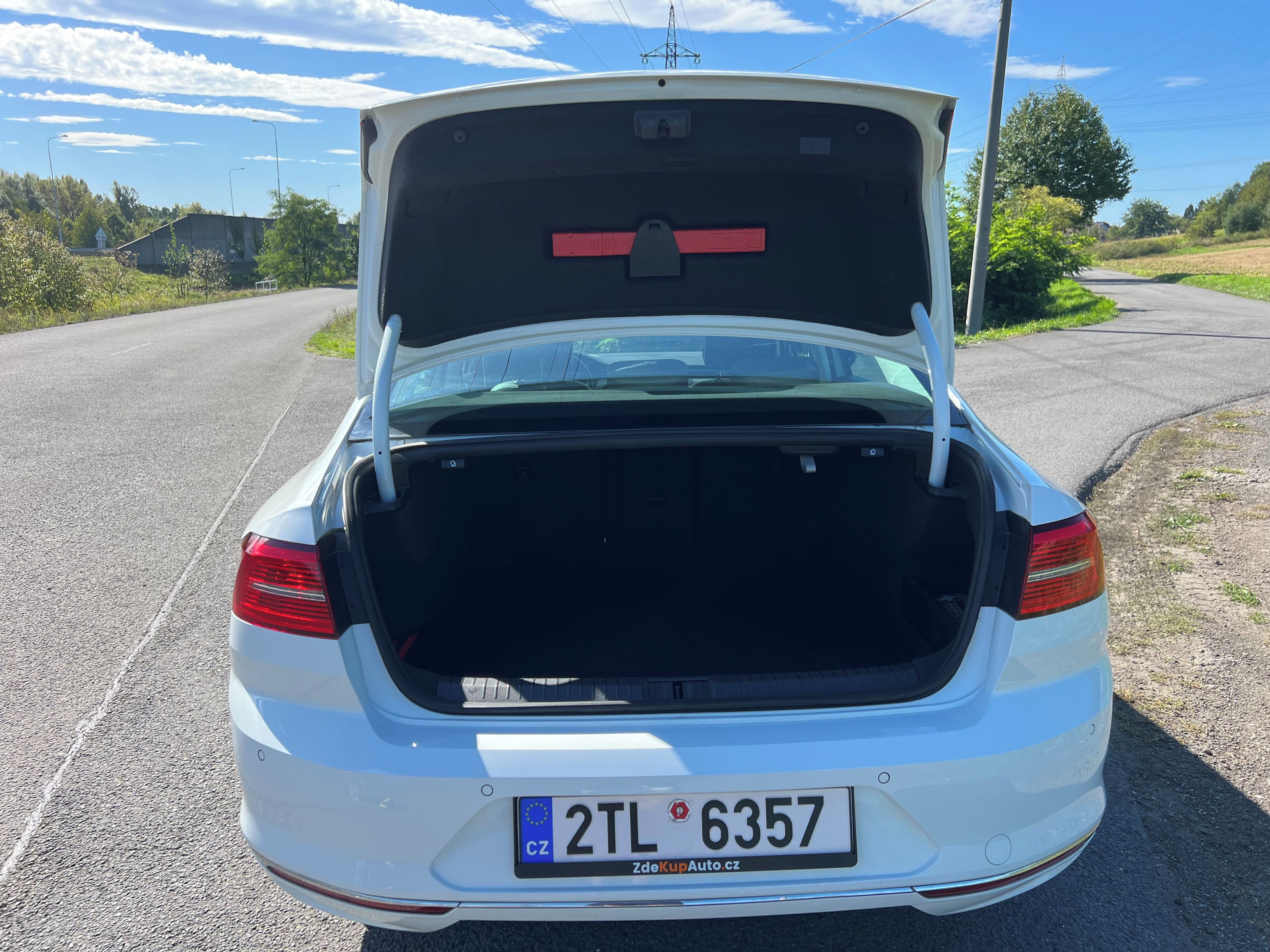 Volkswagen Passat, B8 2.0 TDI 110kW sedan - fotka 6