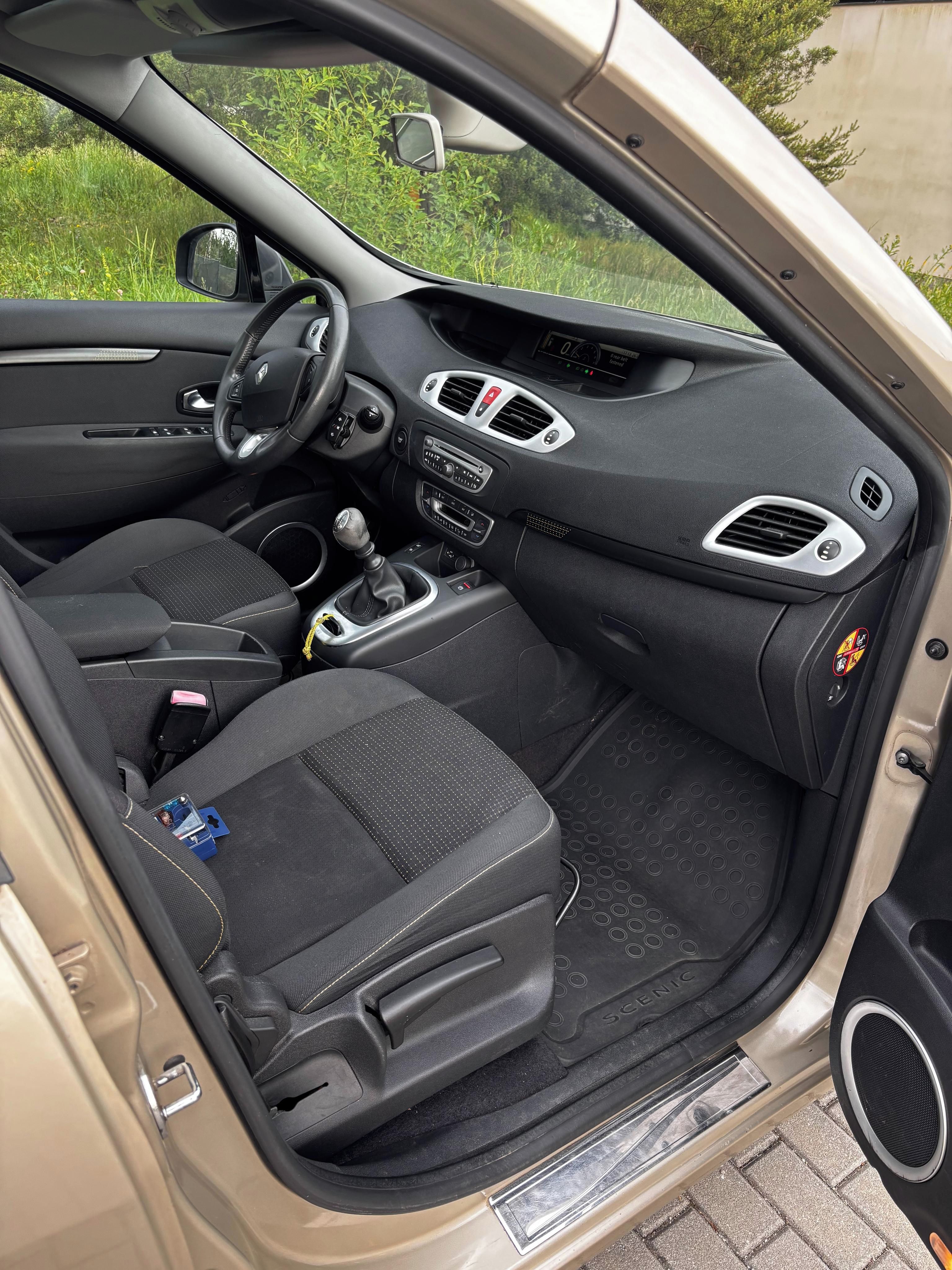 Renault Scénic, 1,6 16V 81kW (1.majitel) - fotka 6