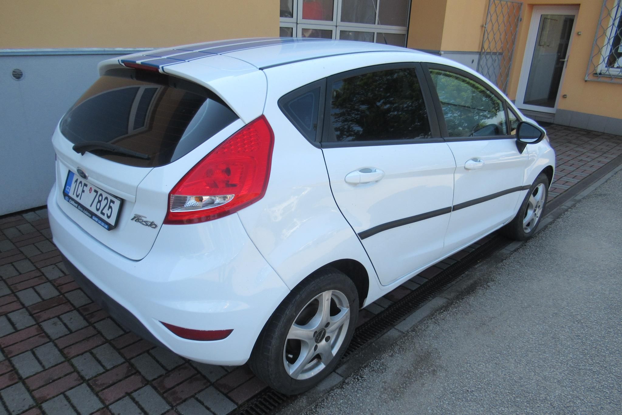 Ford Fiesta, 1.2i  KLIMA  KOUPENO V CZ - fotka 2