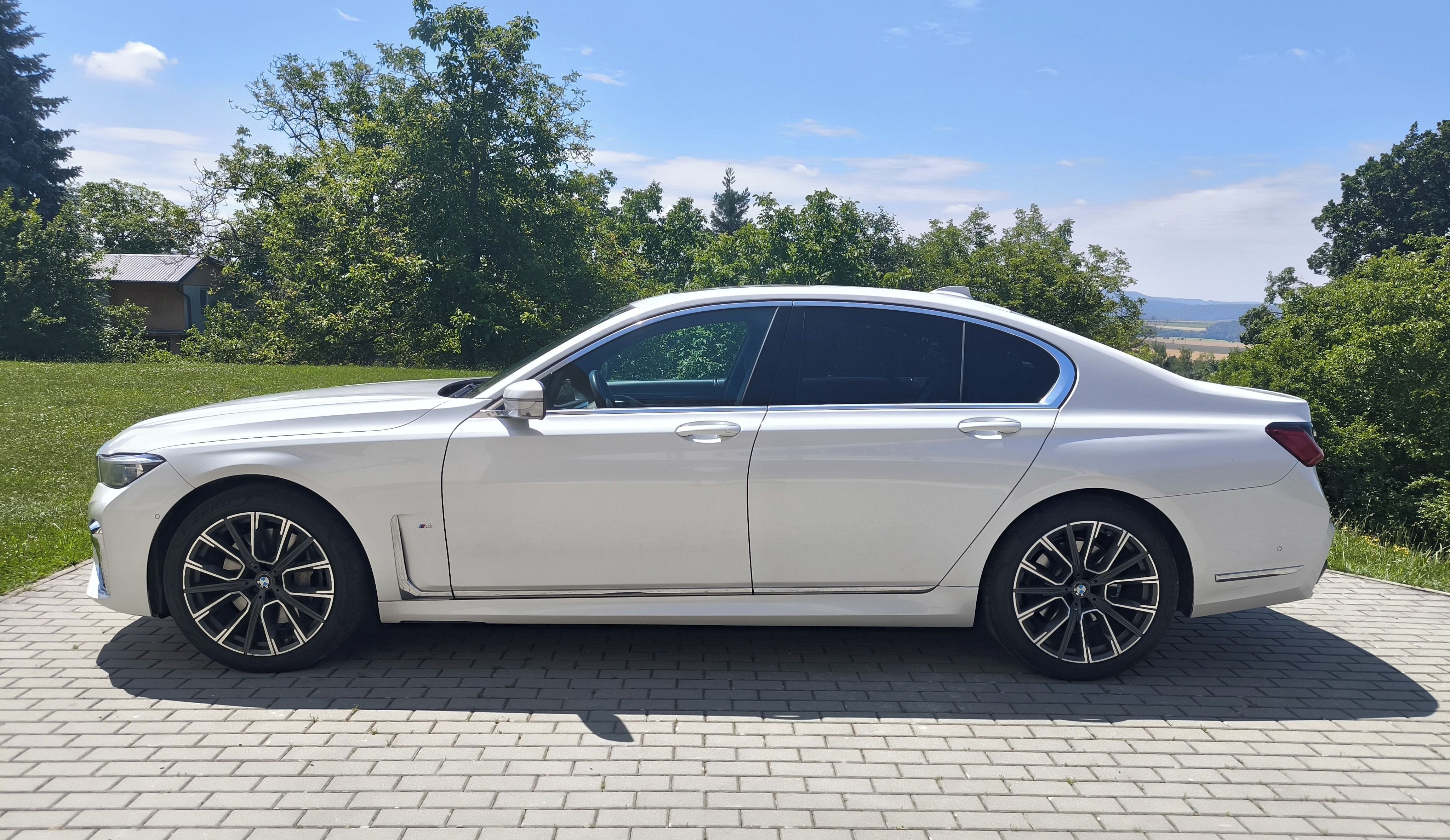 BMW Řada 7, 750D xDrive 294KW *Odpočet DPH - fotka 2
