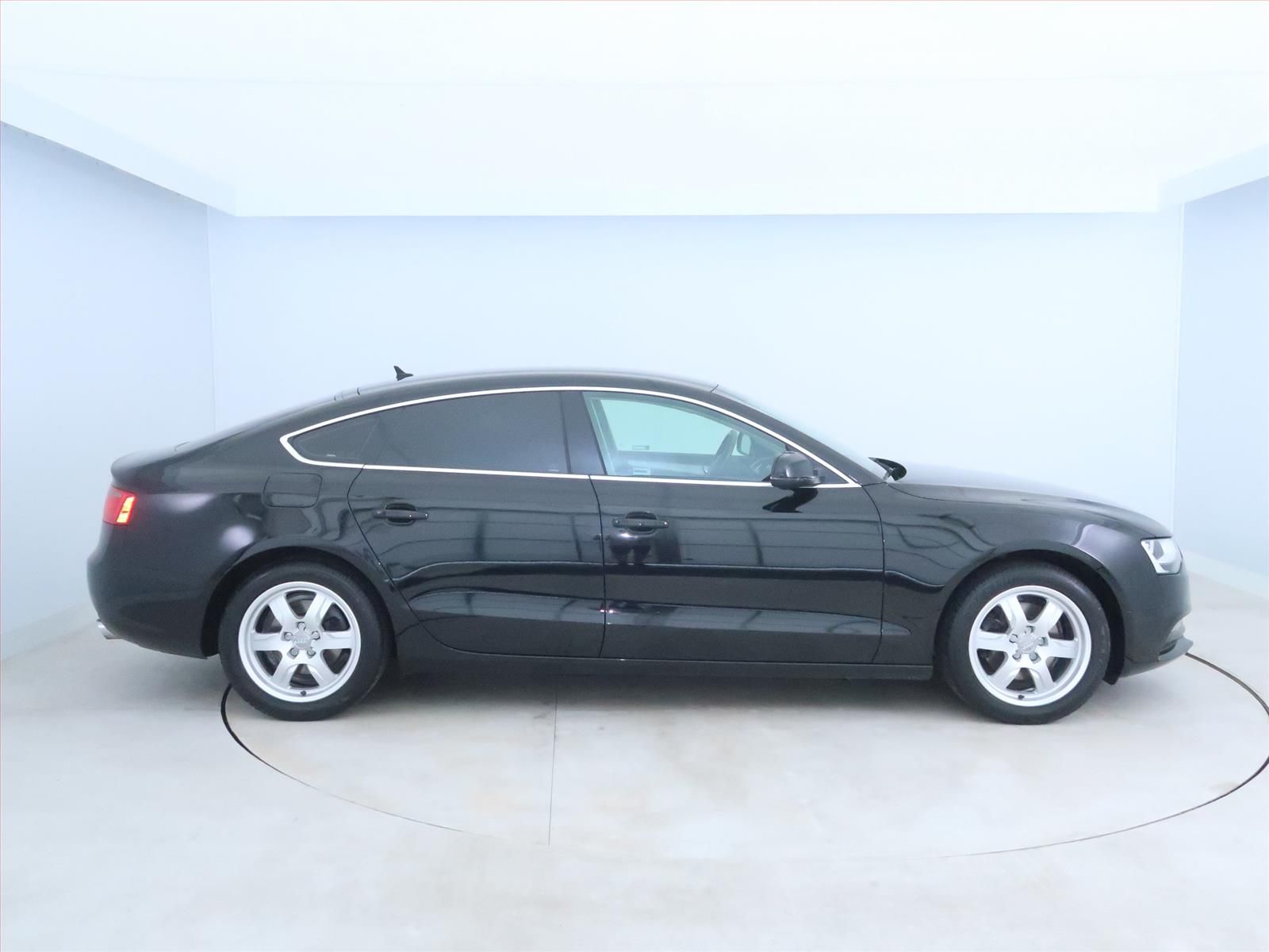 Audi A5, 1.8 TFSI - fotka 6