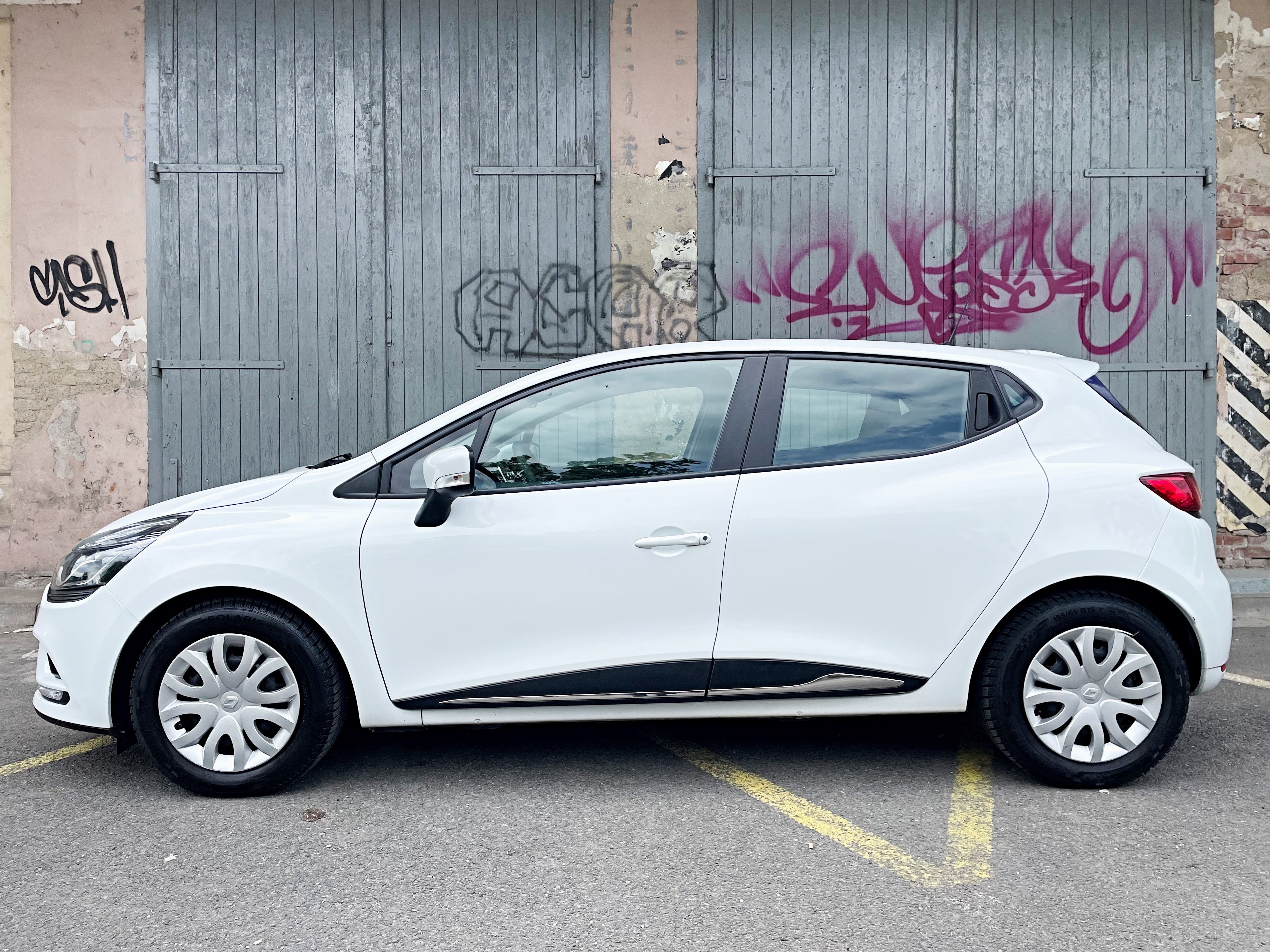 Renault Clio, 1.2i 43.000KM 1.MAJ NOVÉ ROZV. - fotka 6