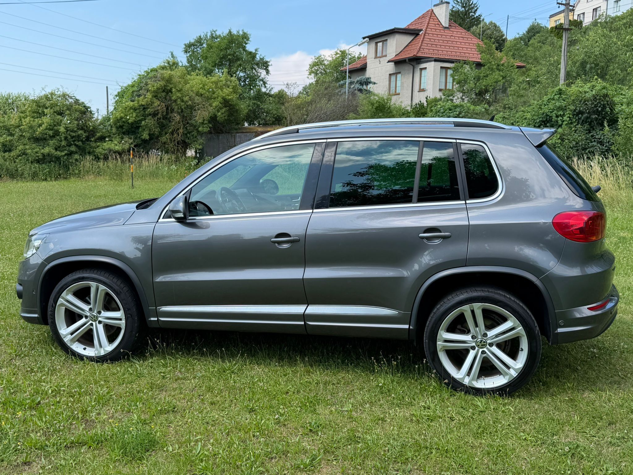 Volkswagen Tiguan, R-LINE 1,4 TSI 4x4 118 KW - fotka 4