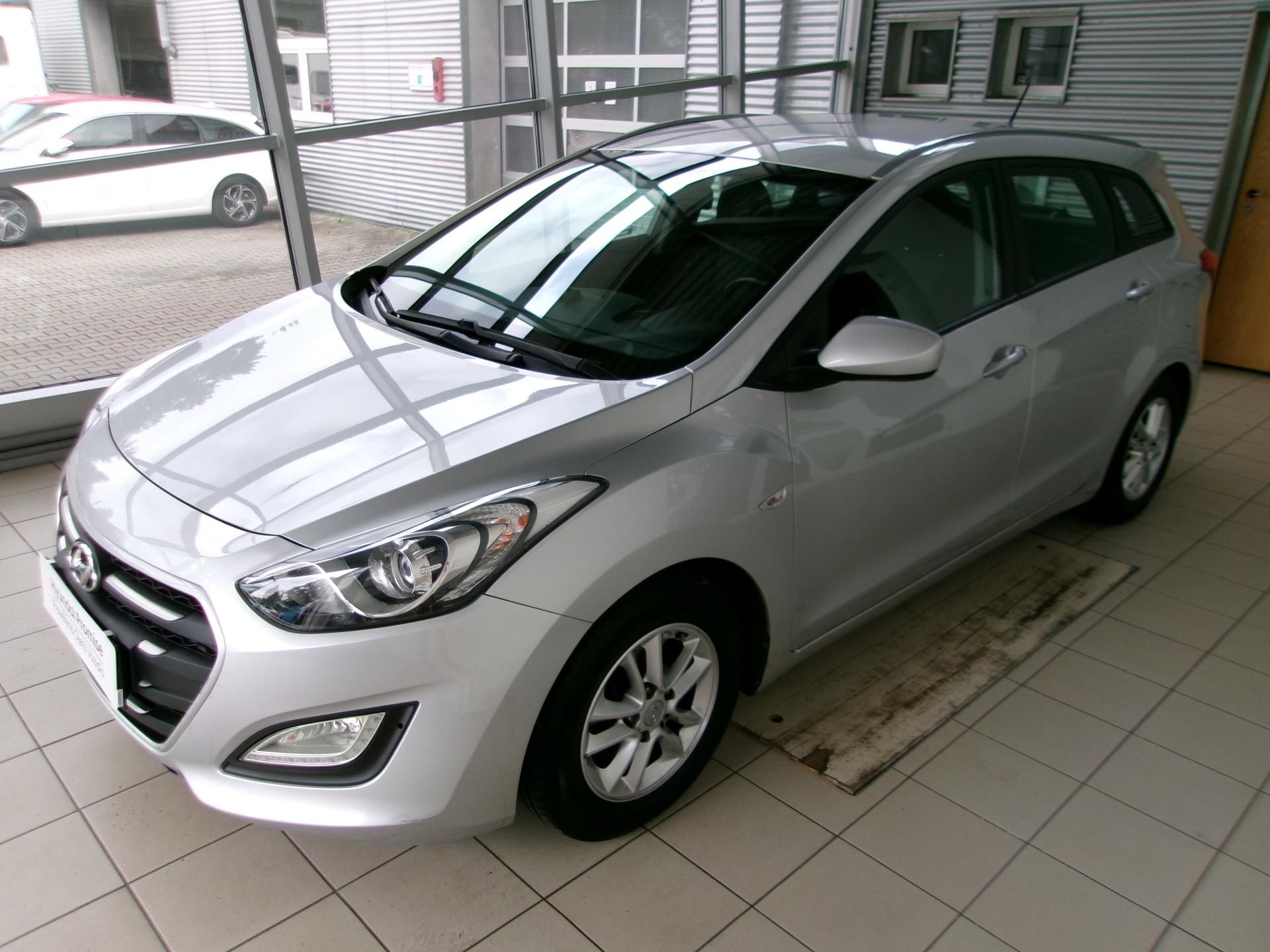Hyundai i30, 1.6i 88kW, ČR, AC