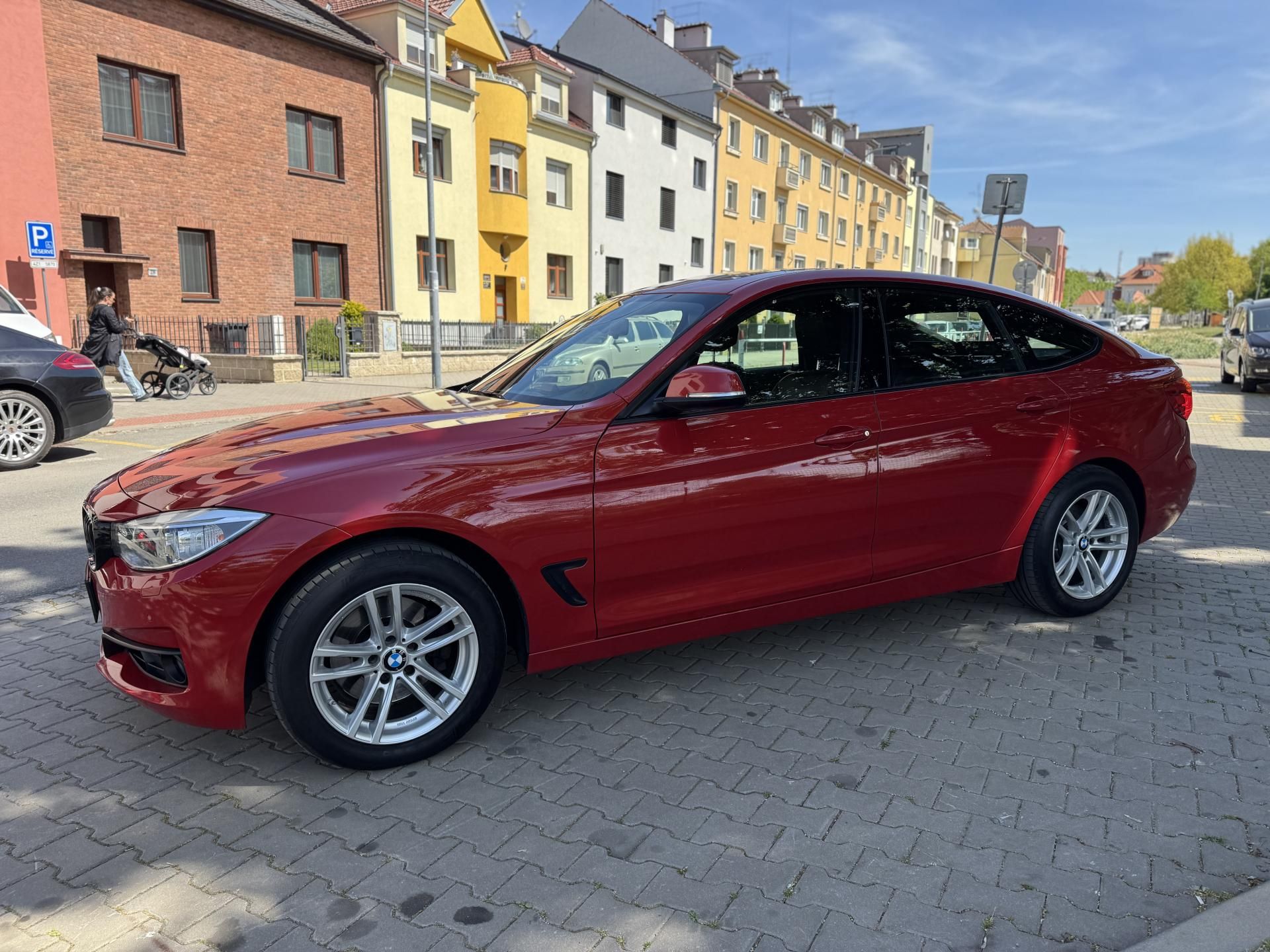 BMW Řada 3, 330D GT 190kW panorama | kůže - fotka 3