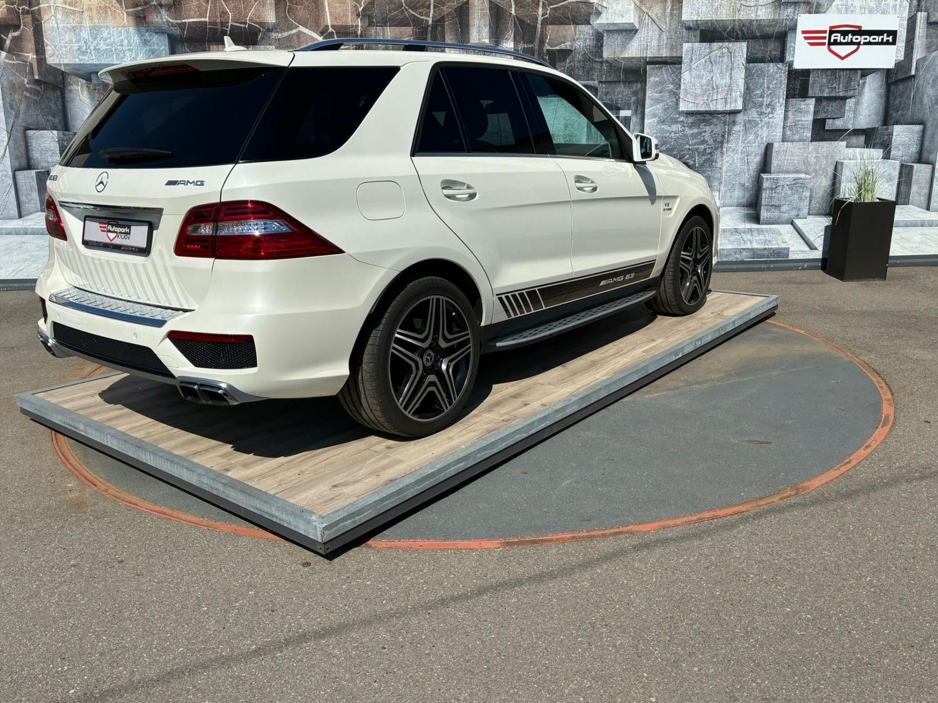 Mercedes-Benz Třídy M, ML63 AMG BITURBO,386KW, 4MATIC - fotka 6