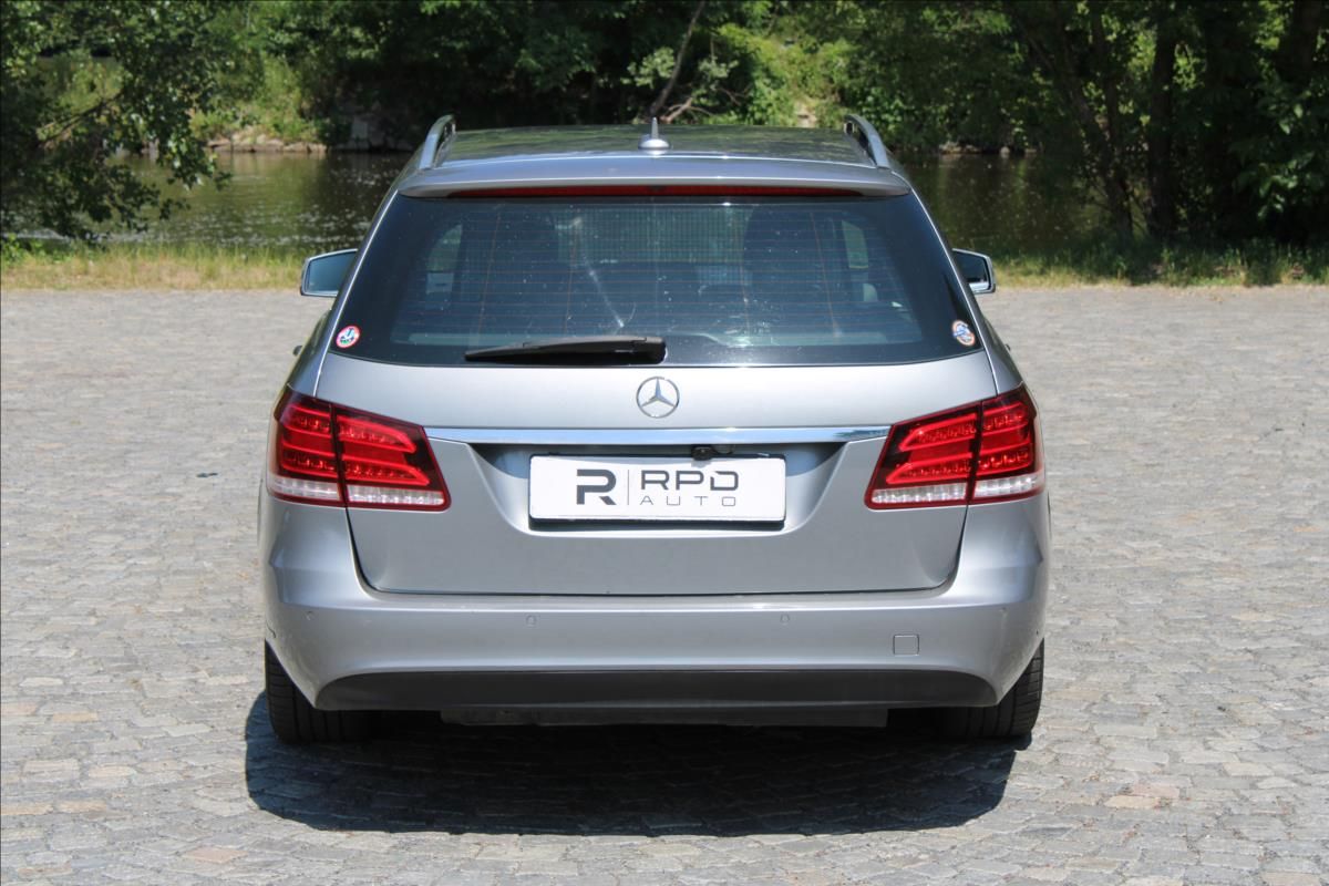 Mercedes-Benz Třídy E, 350CDI 4M/ DISTRONIC / KEYLESS - fotka 5