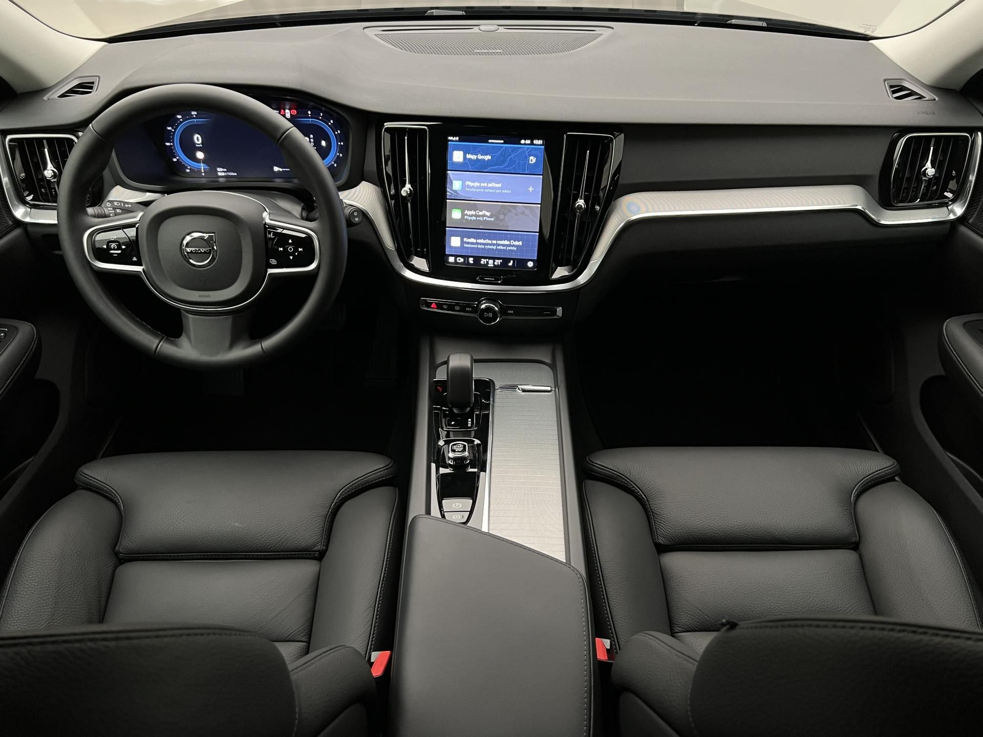 Volvo V60, B4 DARK PLUS AUT - fotka 2