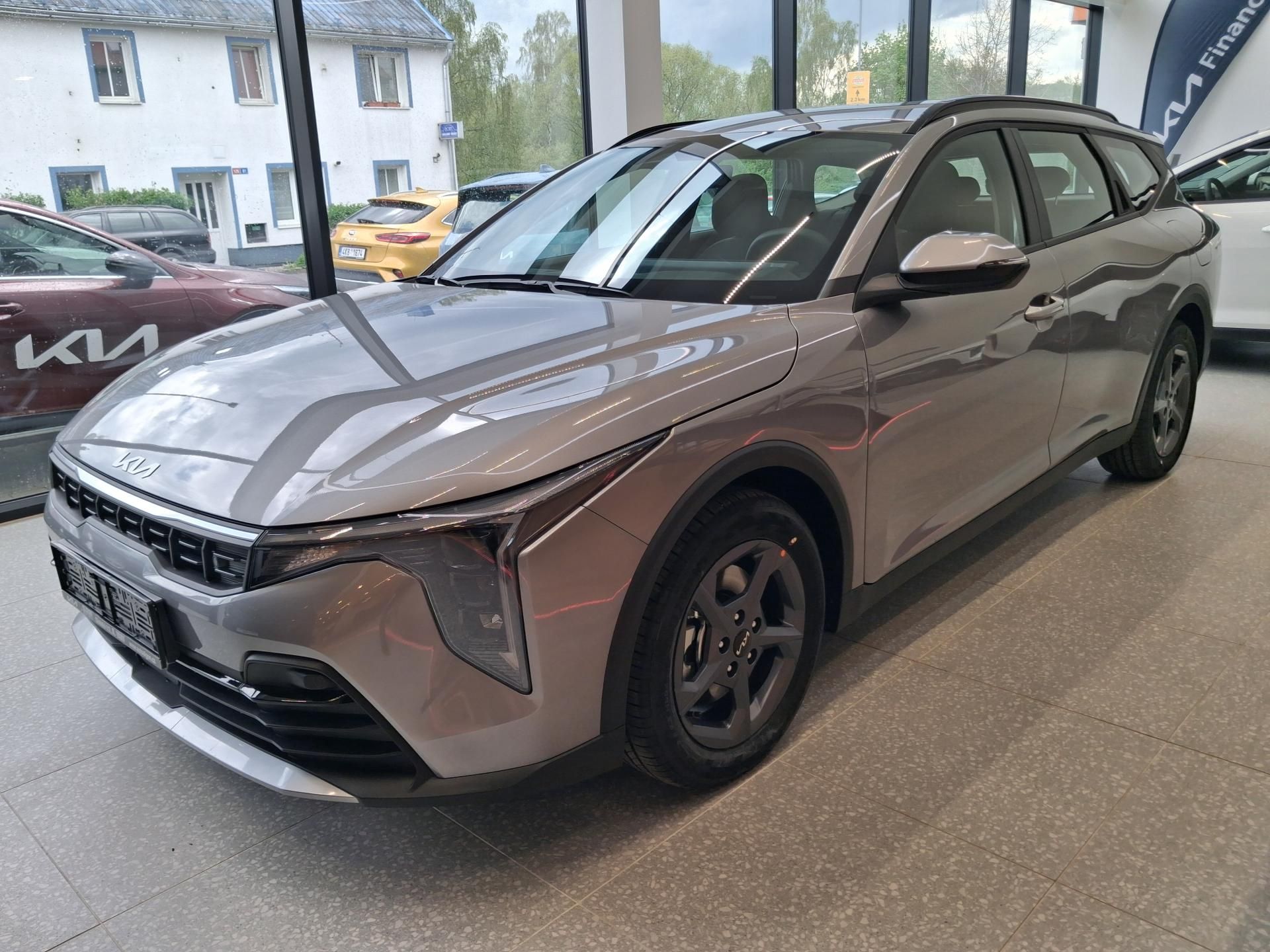 Kia K4, 1,6 T-GDi GPF 7DCT SPIN 110 KW - fotka 4