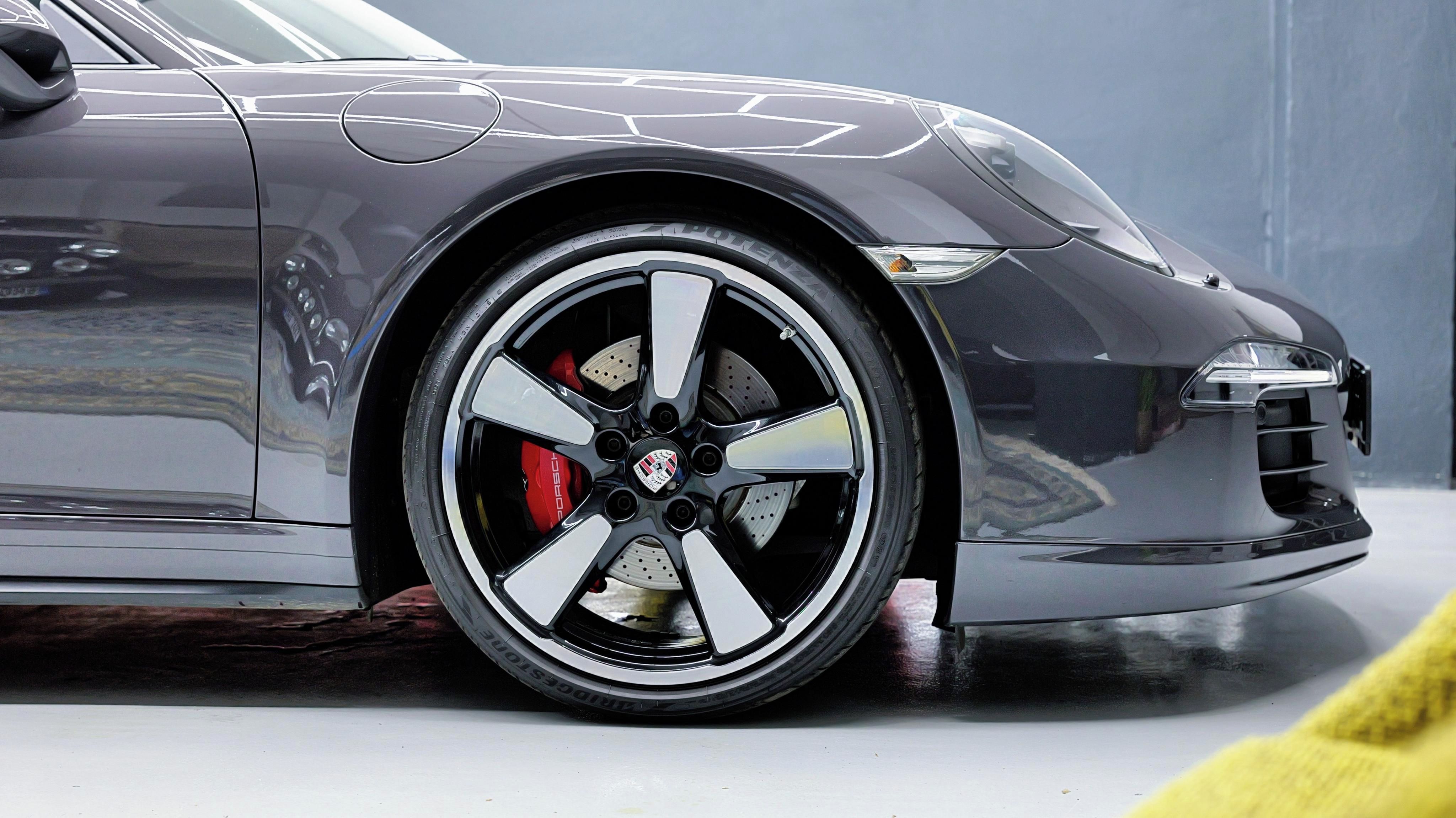 Porsche 911, Carrera 4S / 50 Jahre edition - fotka 3
