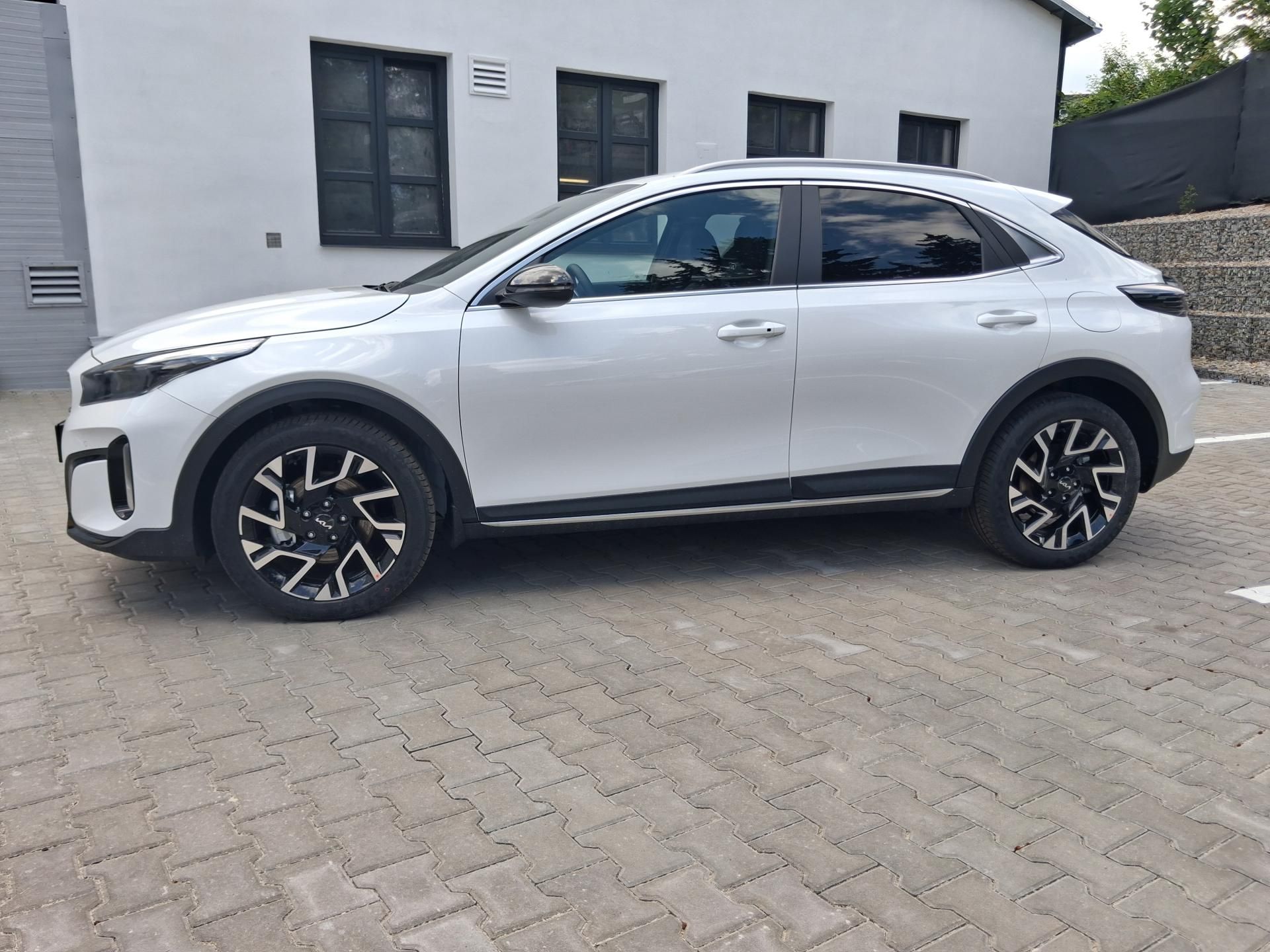 Kia XCee´d, 1,6 T-GDi GPF 7DCT STEEL EDIT - fotka 5