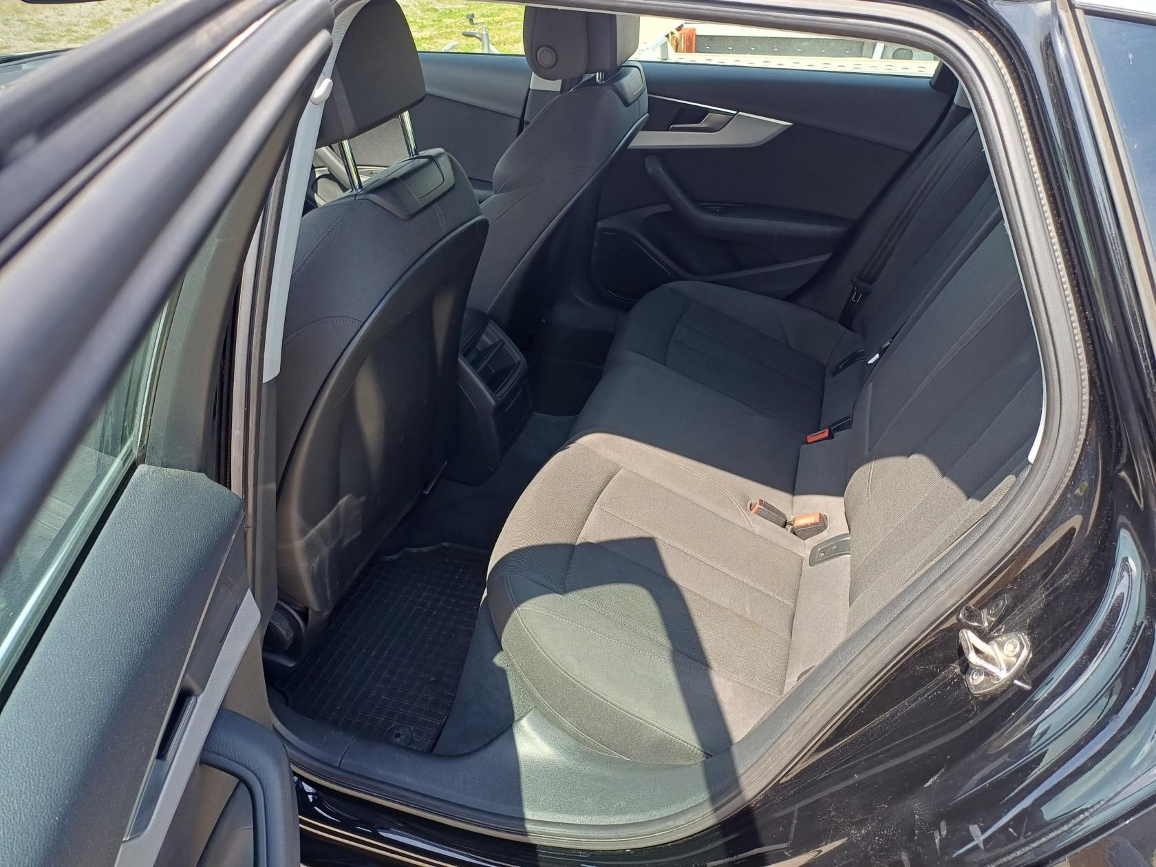 Audi A4 Avant, 3.0Tdi 160kW Webasto Navi Led - fotka 6