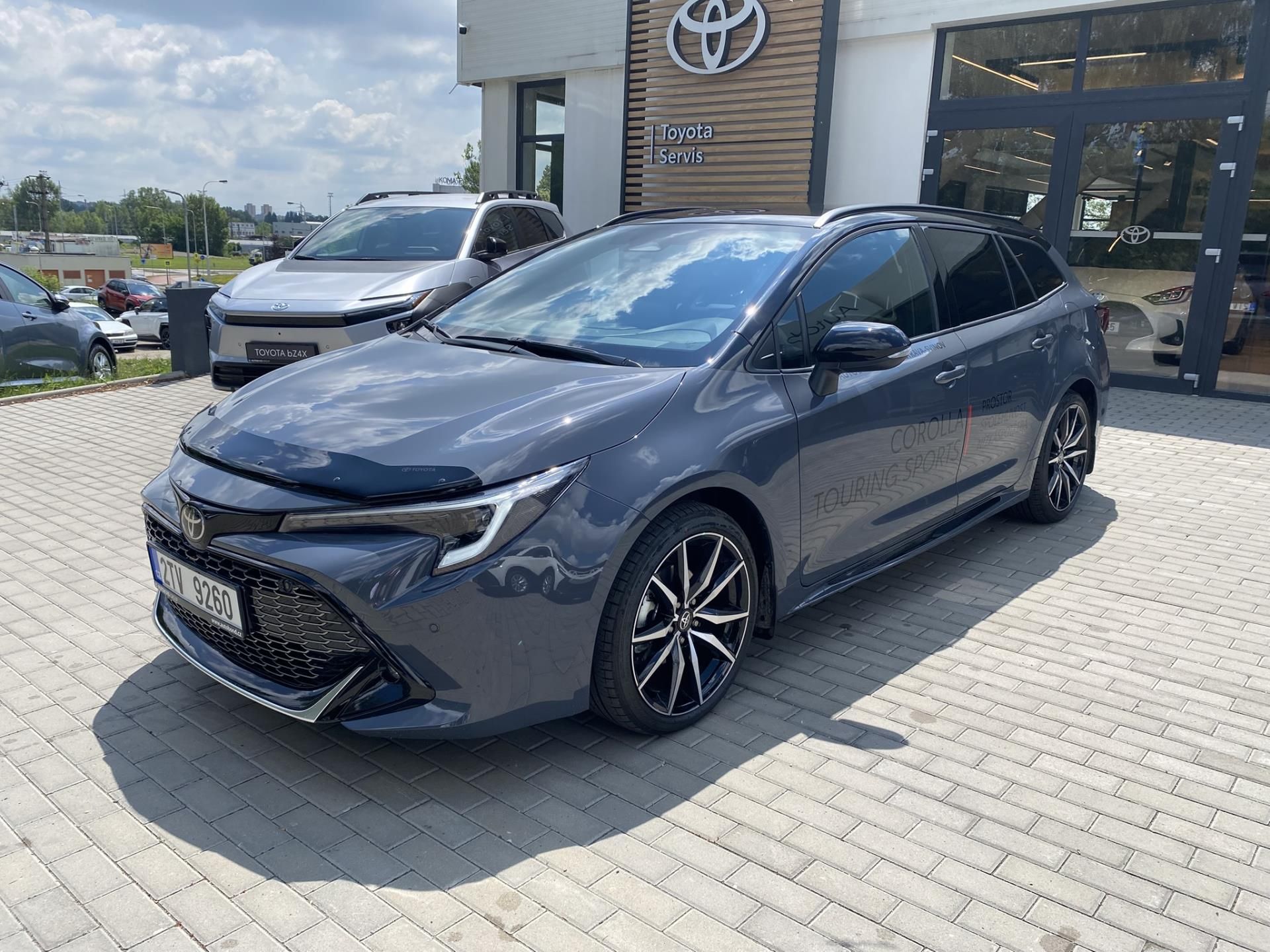 Toyota Corolla, 1.8 GR SPORT + tažné - fotka 2
