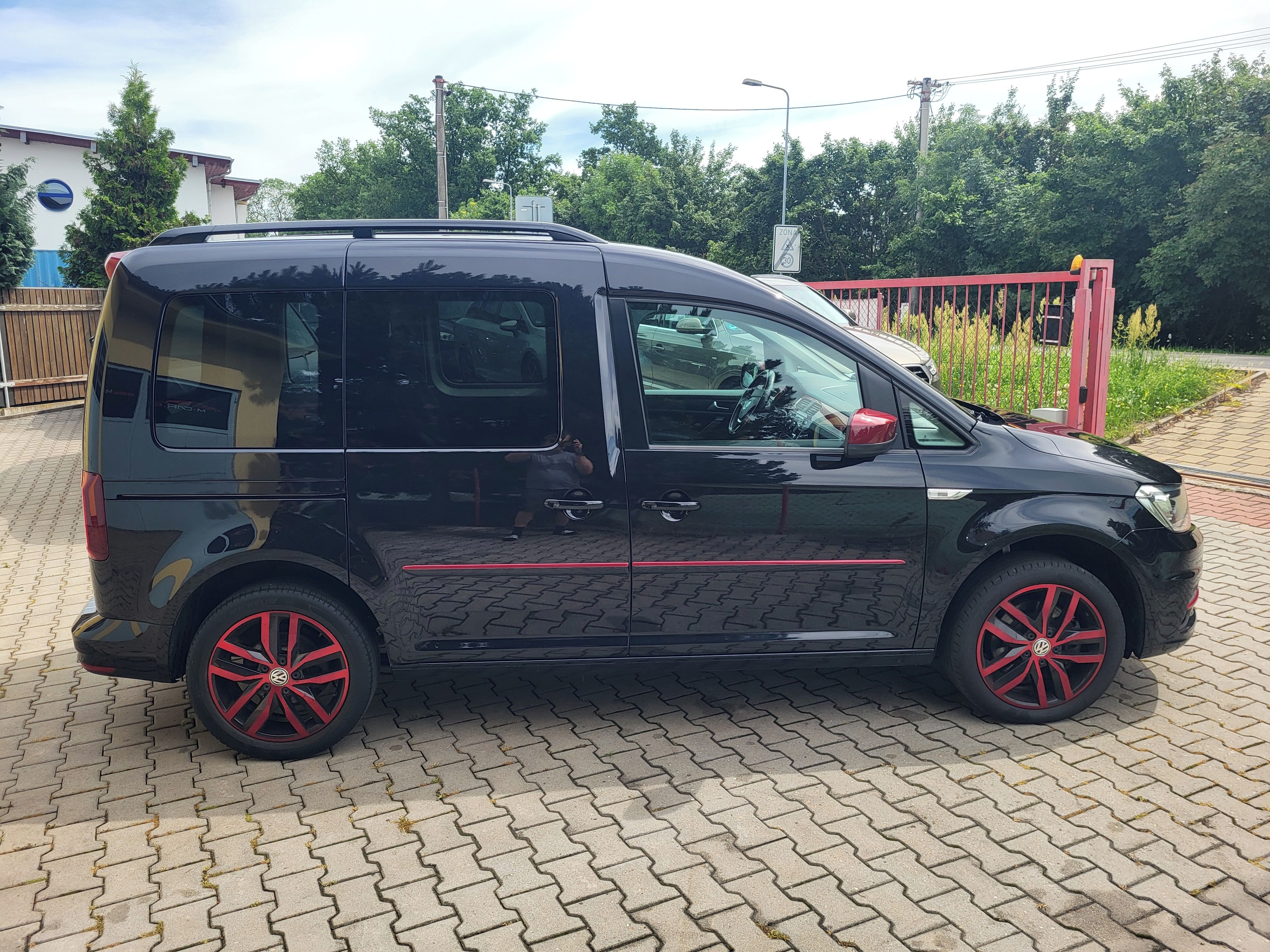Volkswagen Caddy, 2,0 TDI Highline Generation - fotka 6