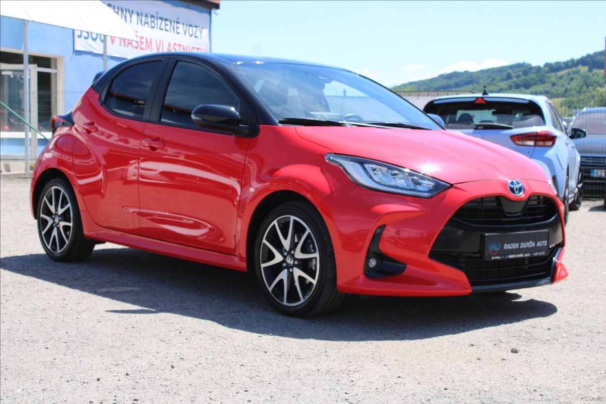 Toyota Yaris, 1,5 HEV  1.MAJ,SELECTION,A/T - fotka 3