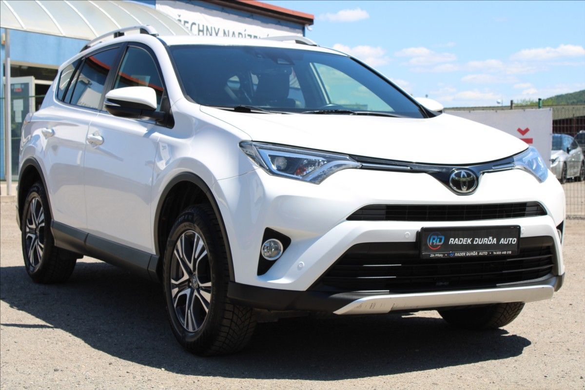 Toyota Rav4, 2,0 D-4D  NOVÉ V ČR,TAŽNÉ - fotka 3