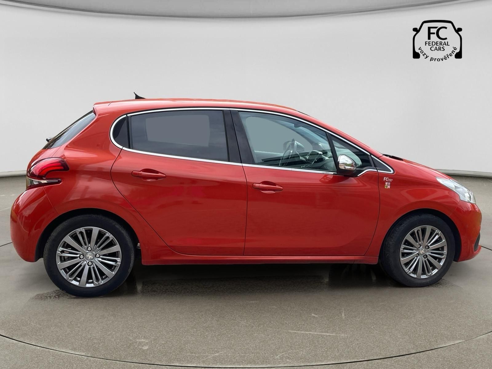 Peugeot 208, ALLURE 1.2 PureTech 110k S&S M - fotka 6
