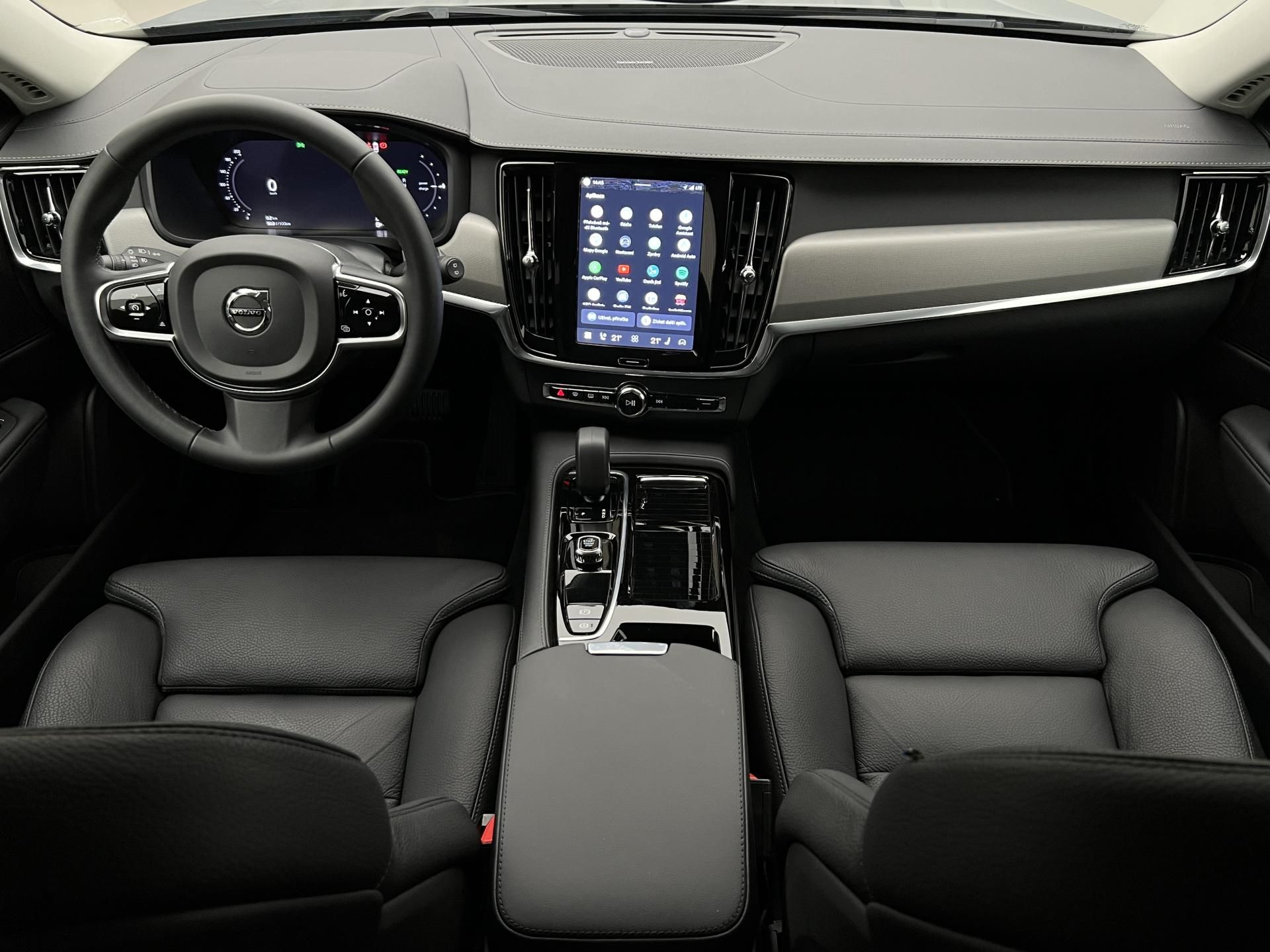 Volvo V90, T6 AWD RECHARGE DARK PLUS - fotka 2