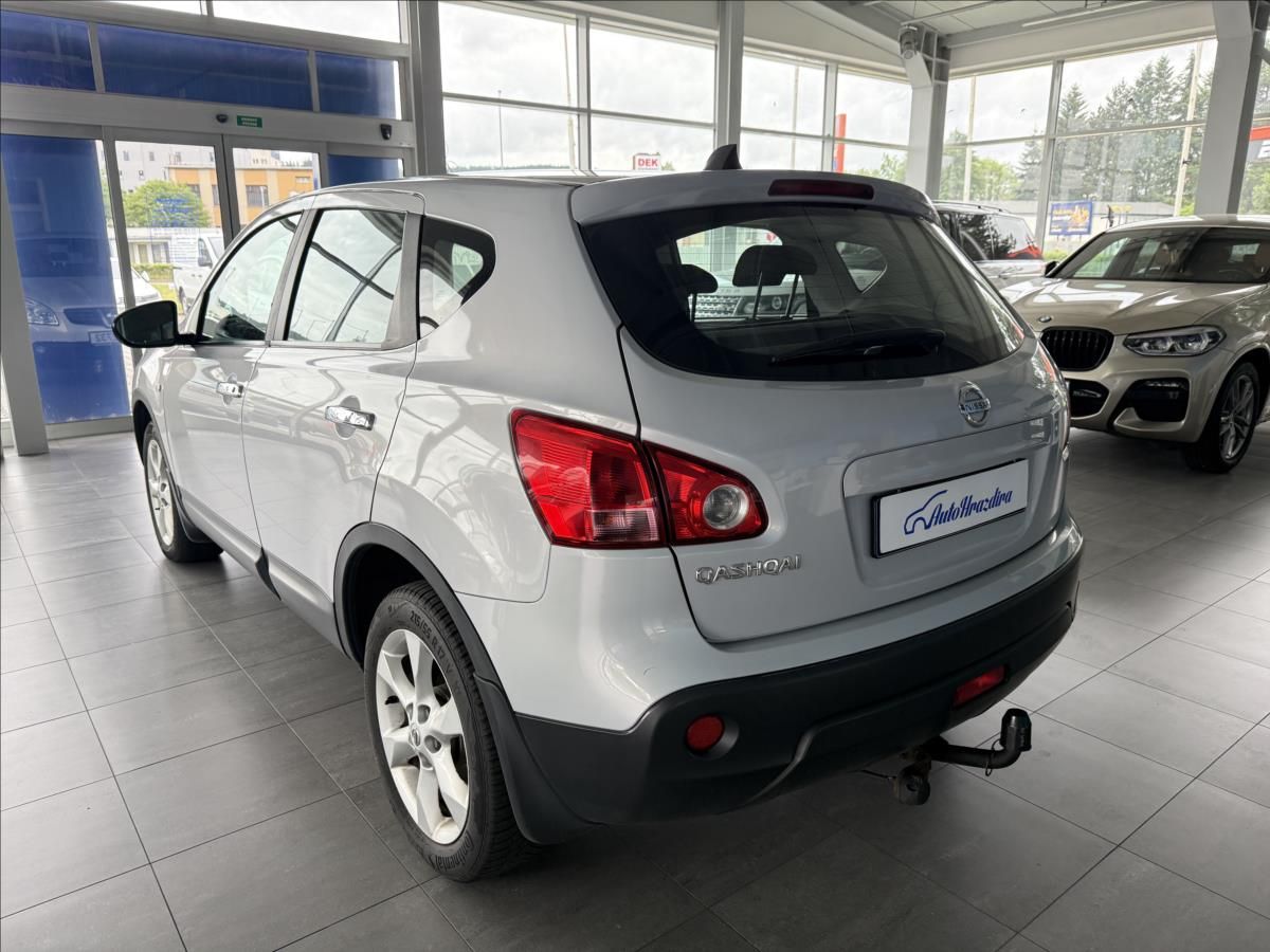 Nissan Qashqai, 2,0   dCi,4X4,TAŽNÉ,SERVISKA,Č - fotka 4
