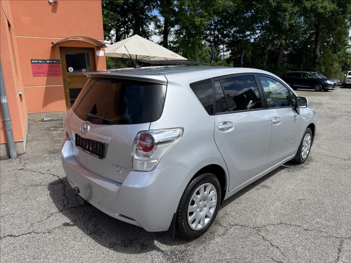 Toyota Verso, 1,6 VVTi - fotka 5