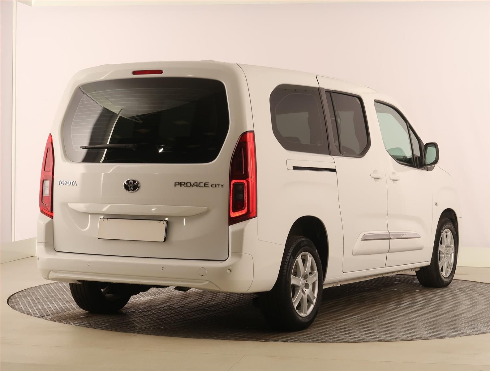 Toyota Proace City Verso, Maxi 1.2 T, Shuttle, 7Míst - fotka 5