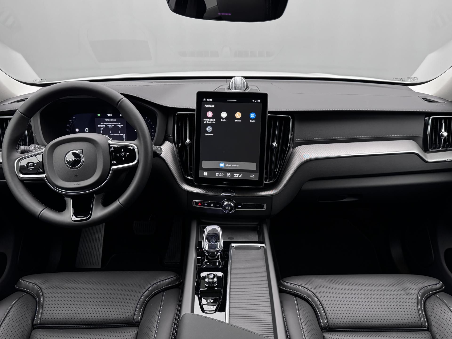 Volvo XC60, B5 AWD AUT DARK ULTRA - fotka 2