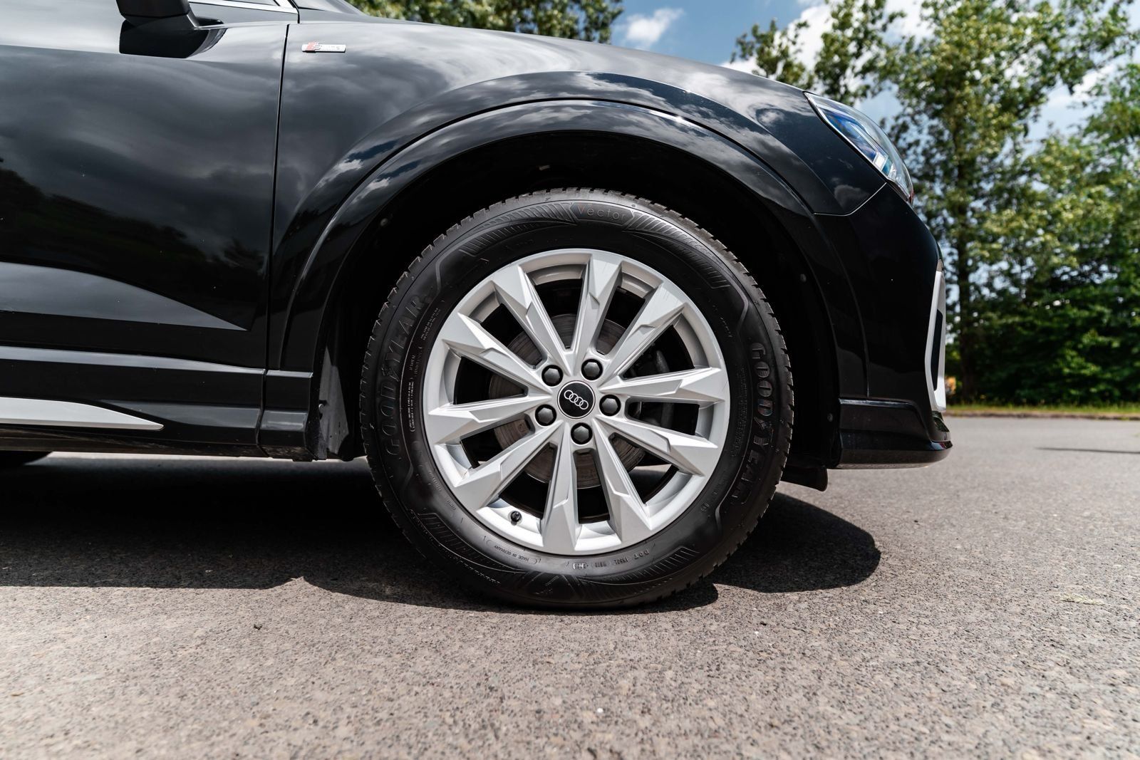 Audi Q3, 2.0 TDI CZ S-Line Sportback - fotka 5