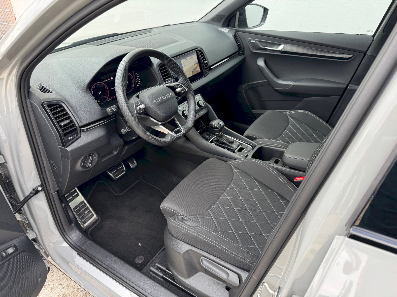Škoda Karoq, DSG 1.5 TSI 110 kW Sportline - fotka 6
