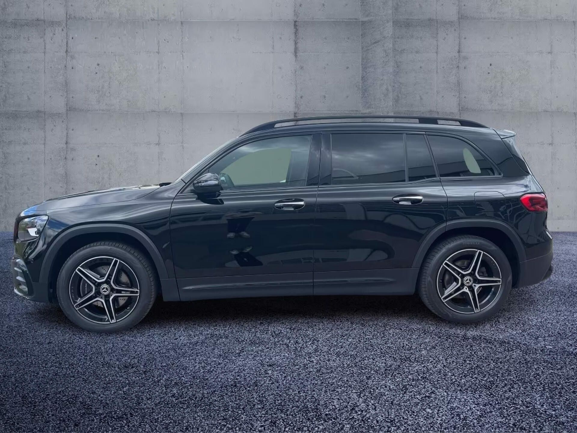 Mercedes-Benz GLB, 220d 4M AMG Pano MULTIBEAM Taž - fotka 3