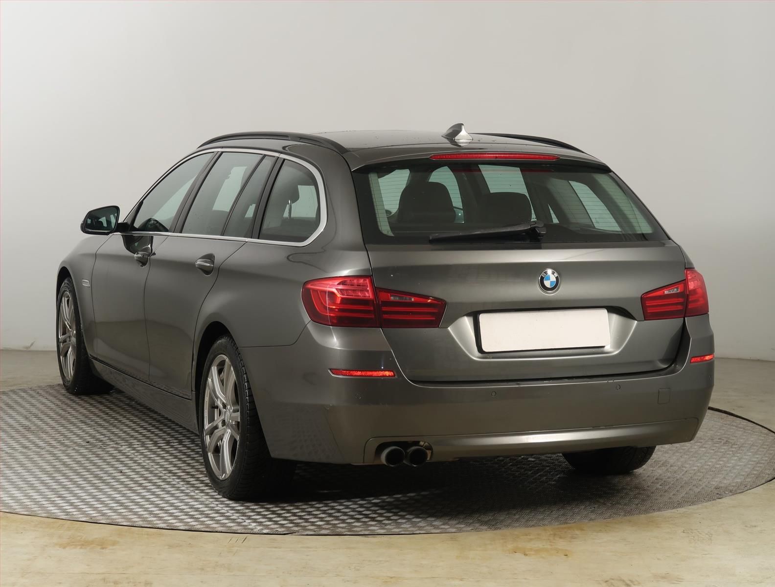 BMW Řada 5, 528i, Automat, Navi - fotka 4