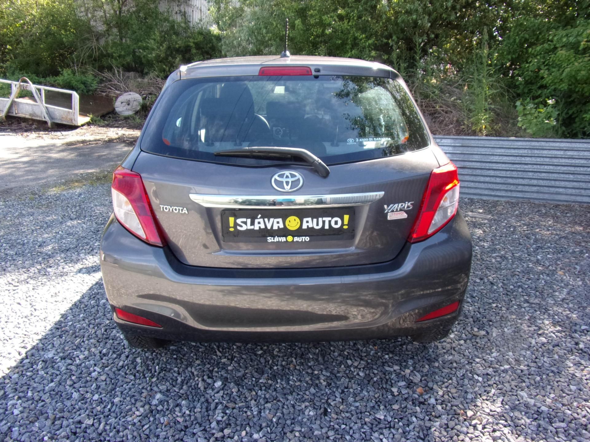 Toyota Yaris, 1.3i 73kW LOUNGE AUT.KLIMA KM - fotka 6