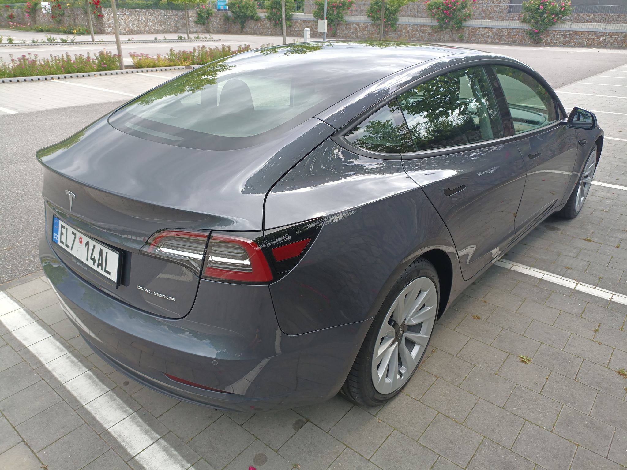 Tesla Model 3, LR AWD | Nové Pneu | Top Stav - fotka 4