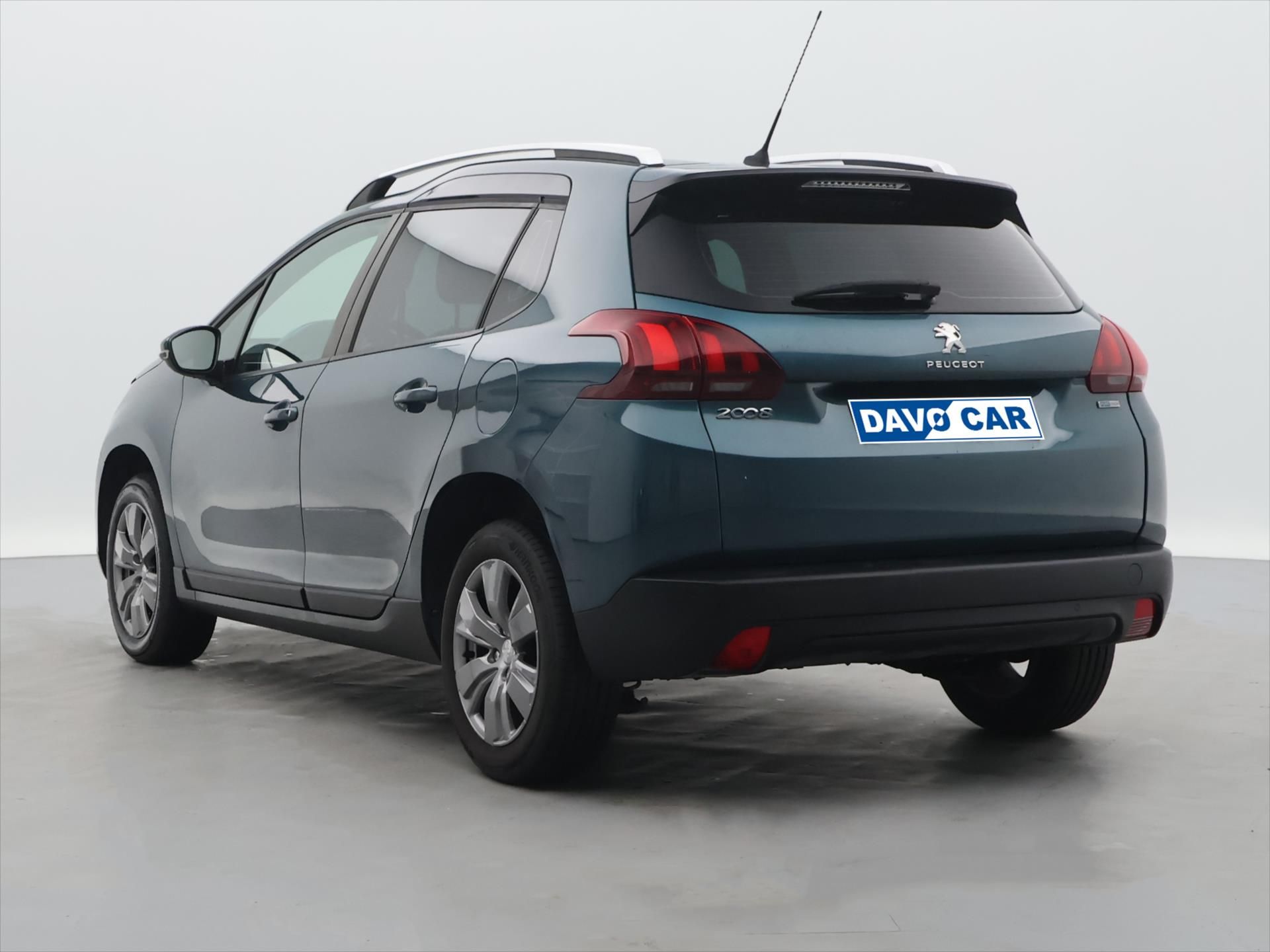Peugeot 2008, 1,2 81 kW klimatizace CZ - fotka 5