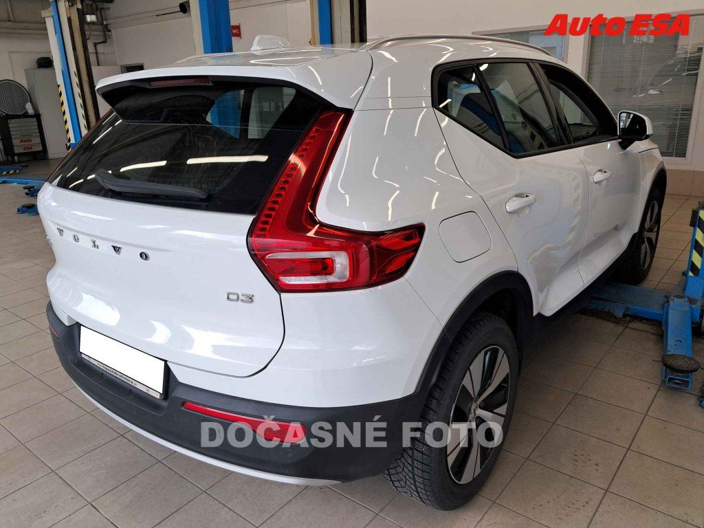 Volvo XC40, 2.0D - fotka 2