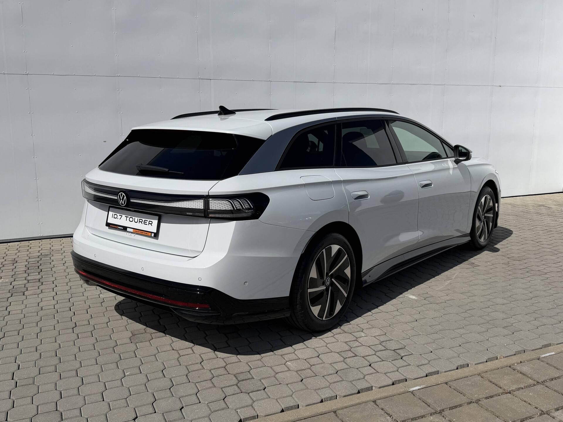 Volkswagen ID.7 Tourer, Pro People 77kWh - fotka 2